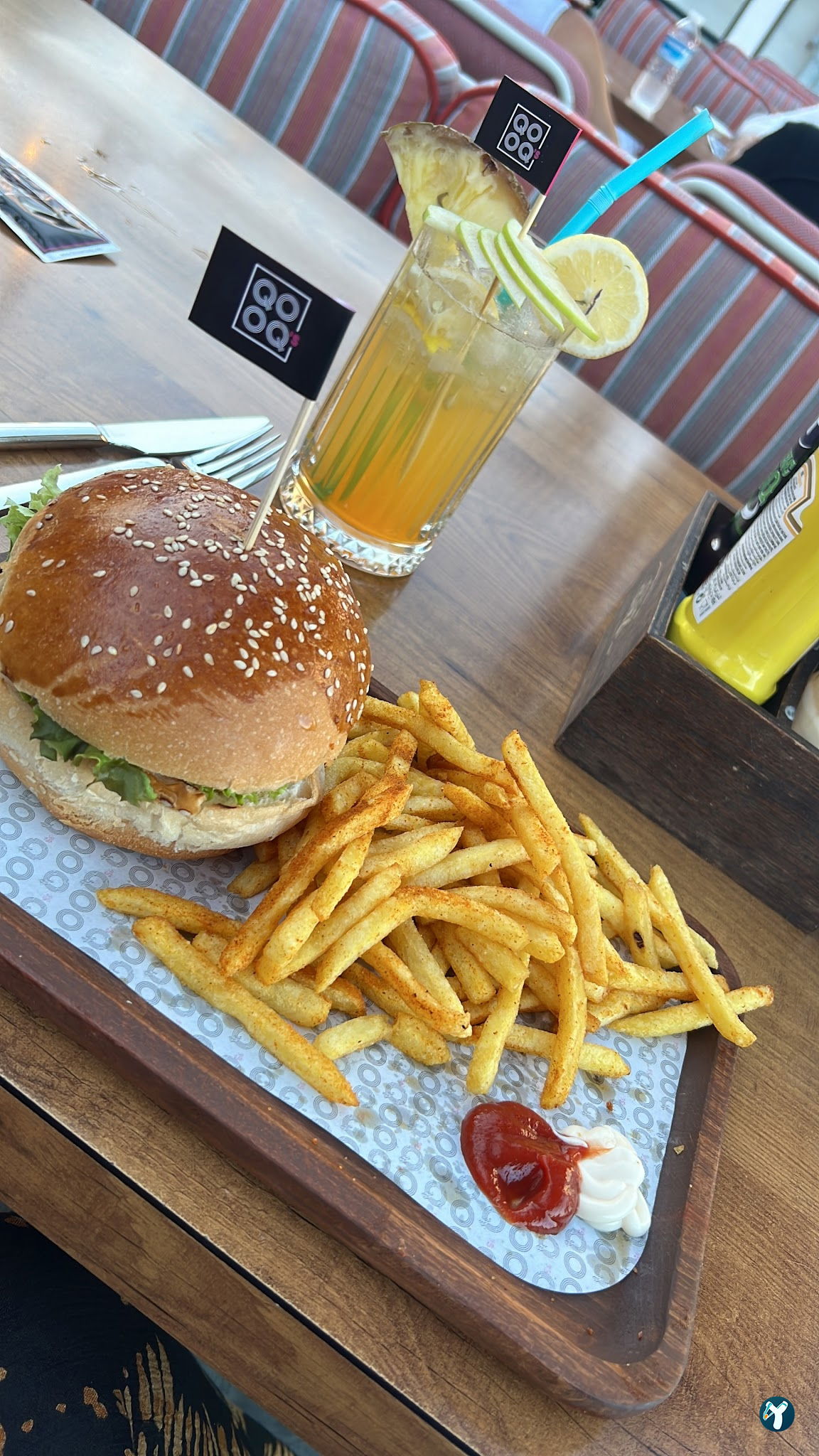 Qooq'S Cafe & Restaurant