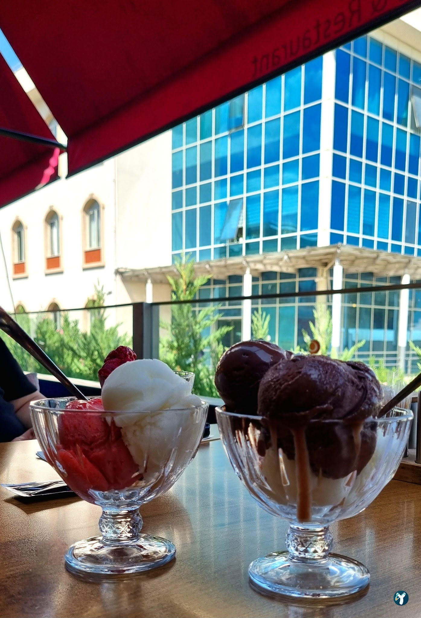 Qooq'S Cafe & Restaurant
