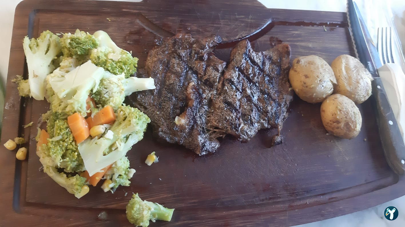 Qooq'S Cafe & Restaurant