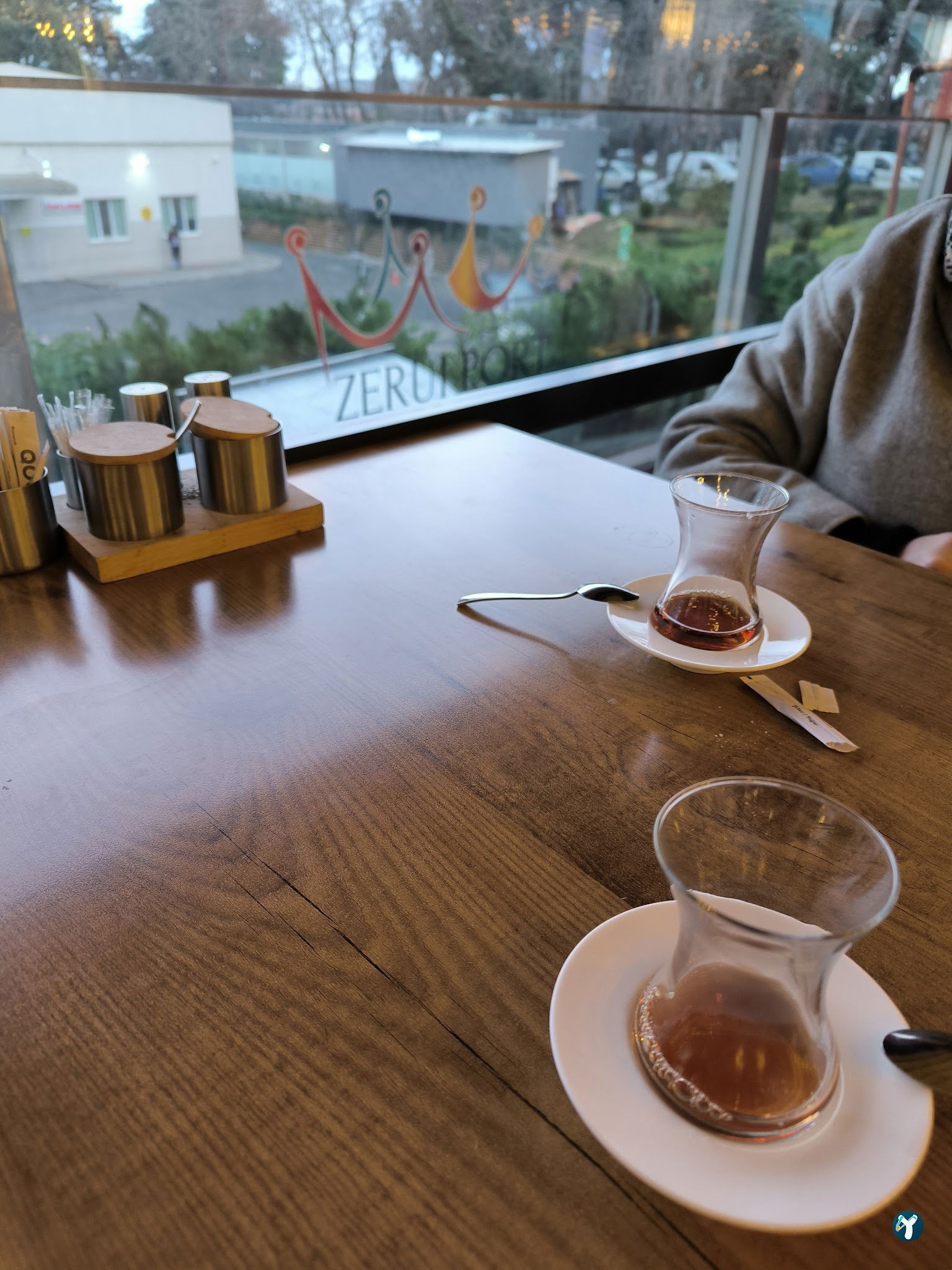 Qooq'S Cafe & Restaurant