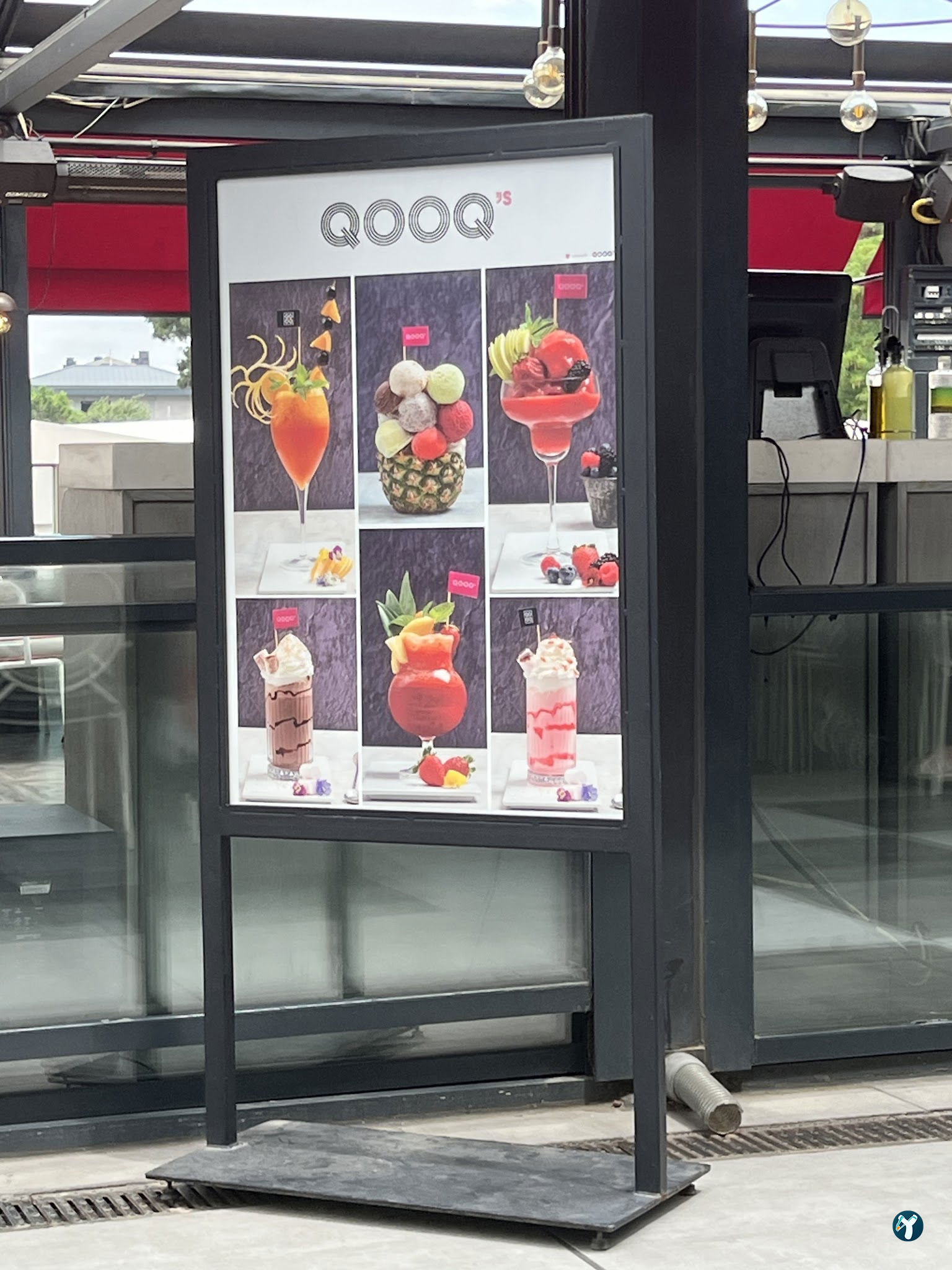 Qooq'S Cafe & Restaurant