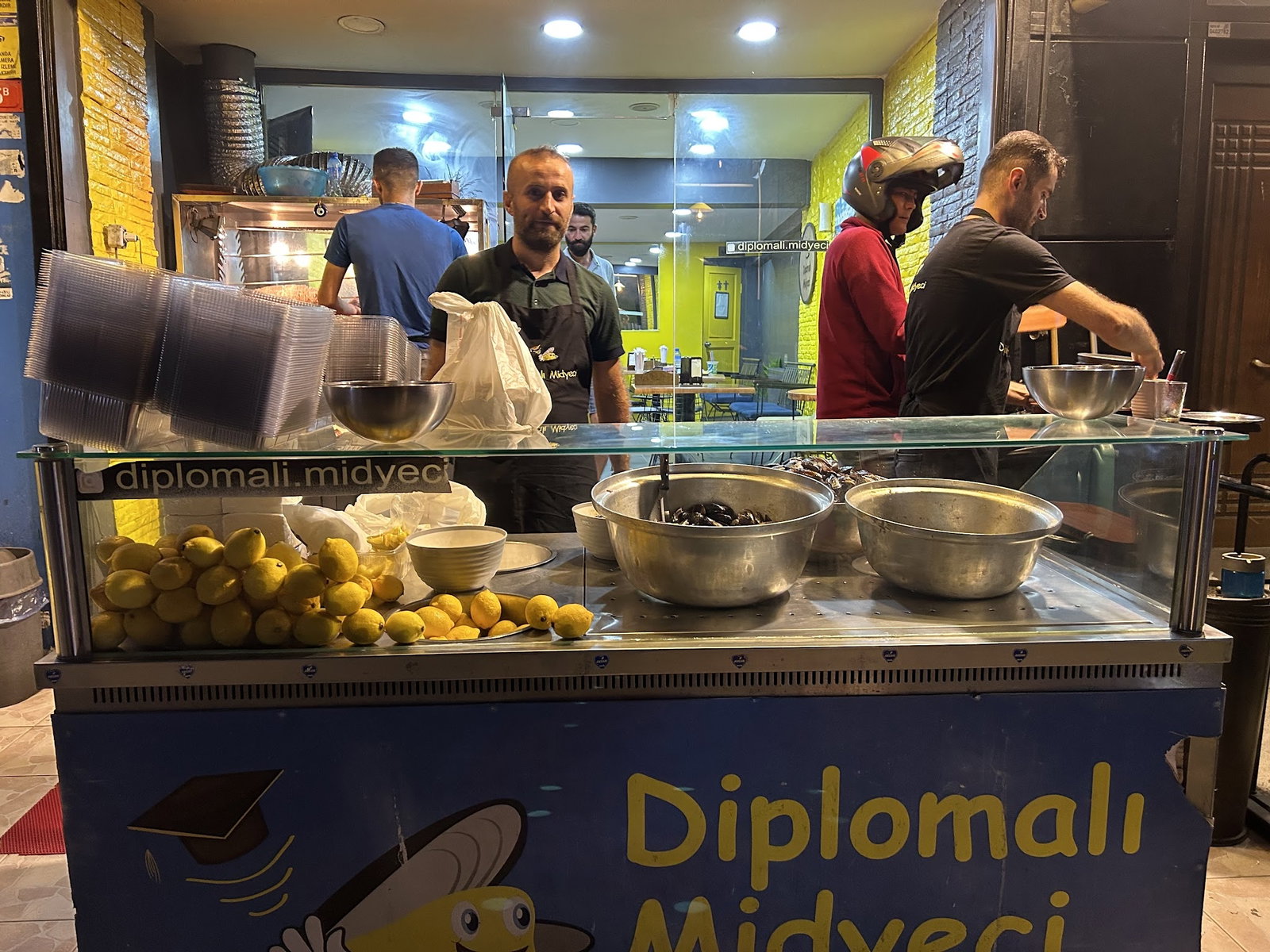 Diplomalı Midyeci