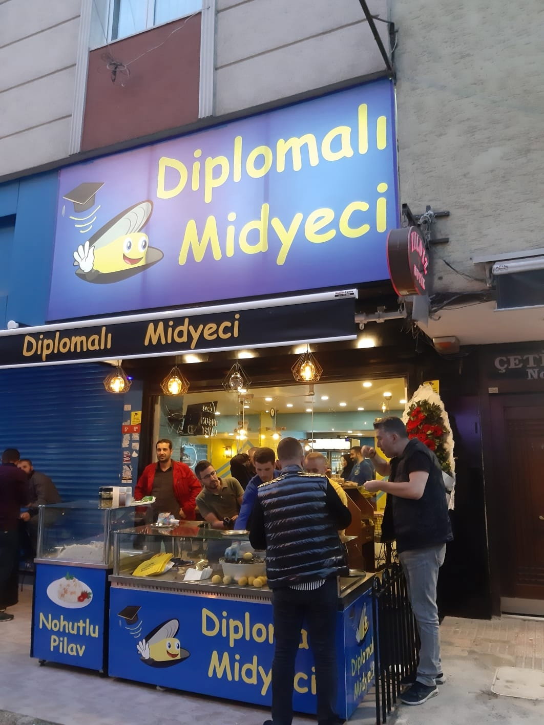 Diplomalı Midyeci