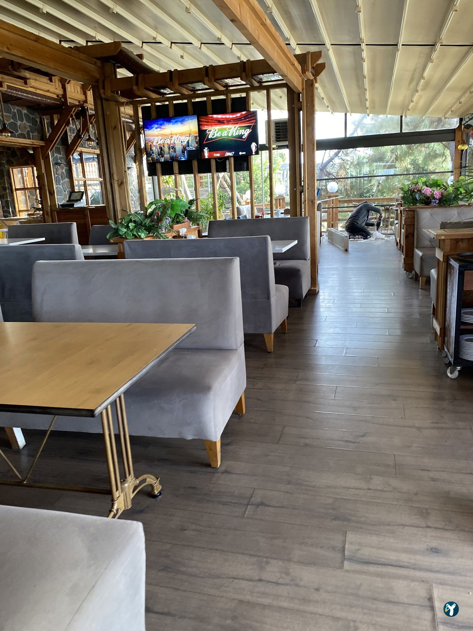 Cafe Flores