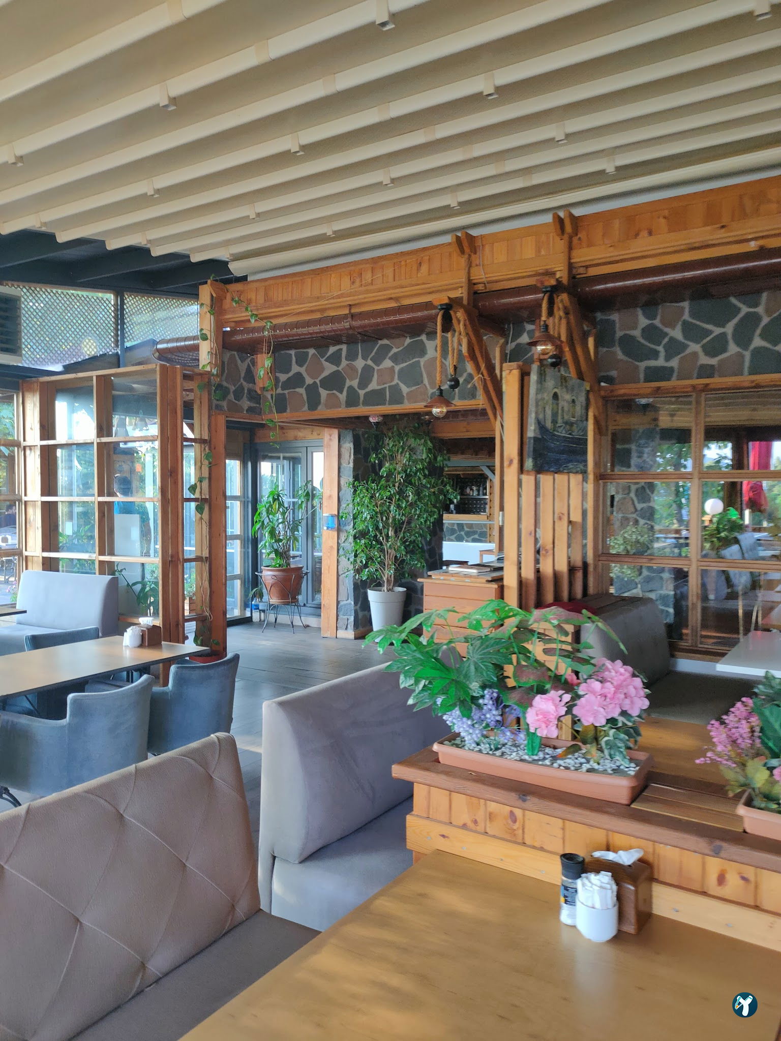 Cafe Flores