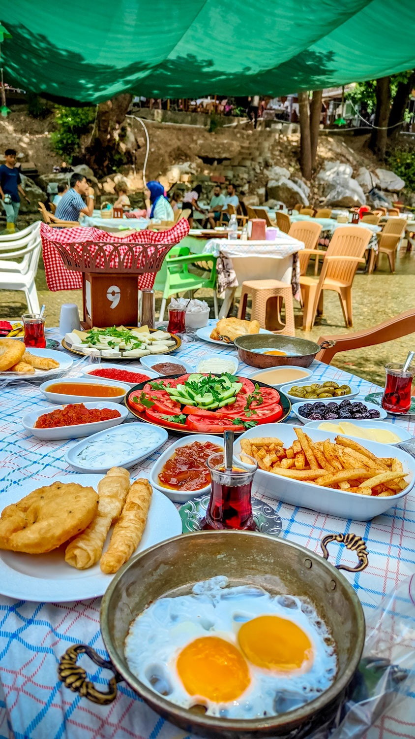 Misi Karşıyaka Kahvaltı Restaurant