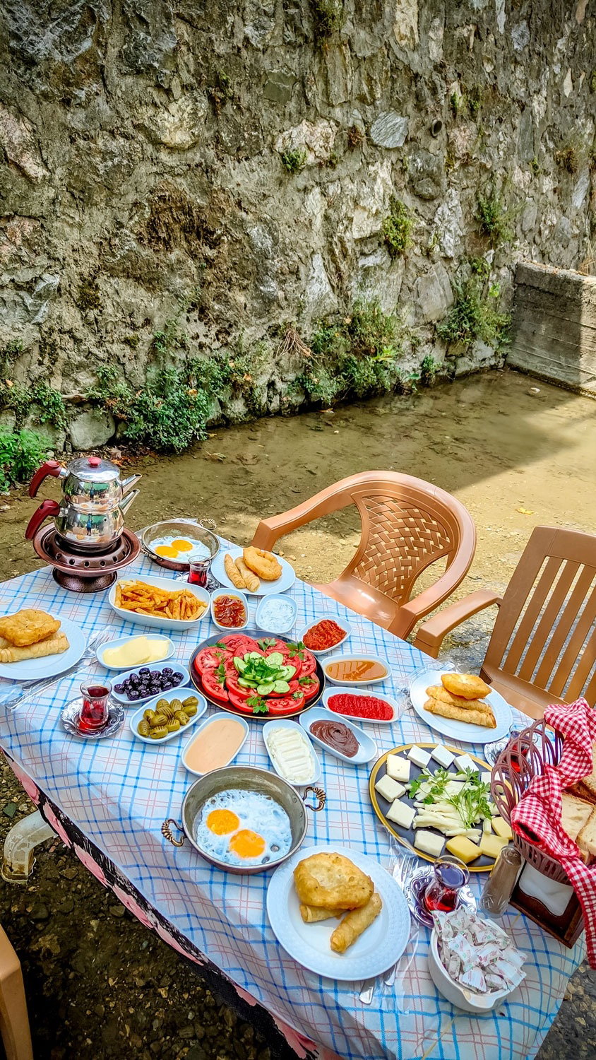 Misi Karşıyaka Kahvaltı Restaurant
