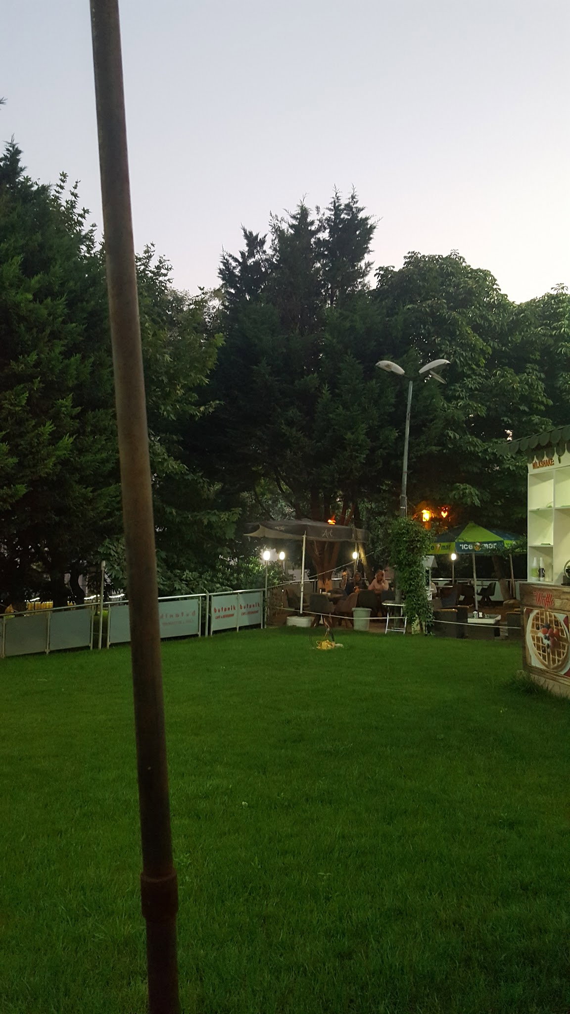 Botanik Cafe & Restaurant