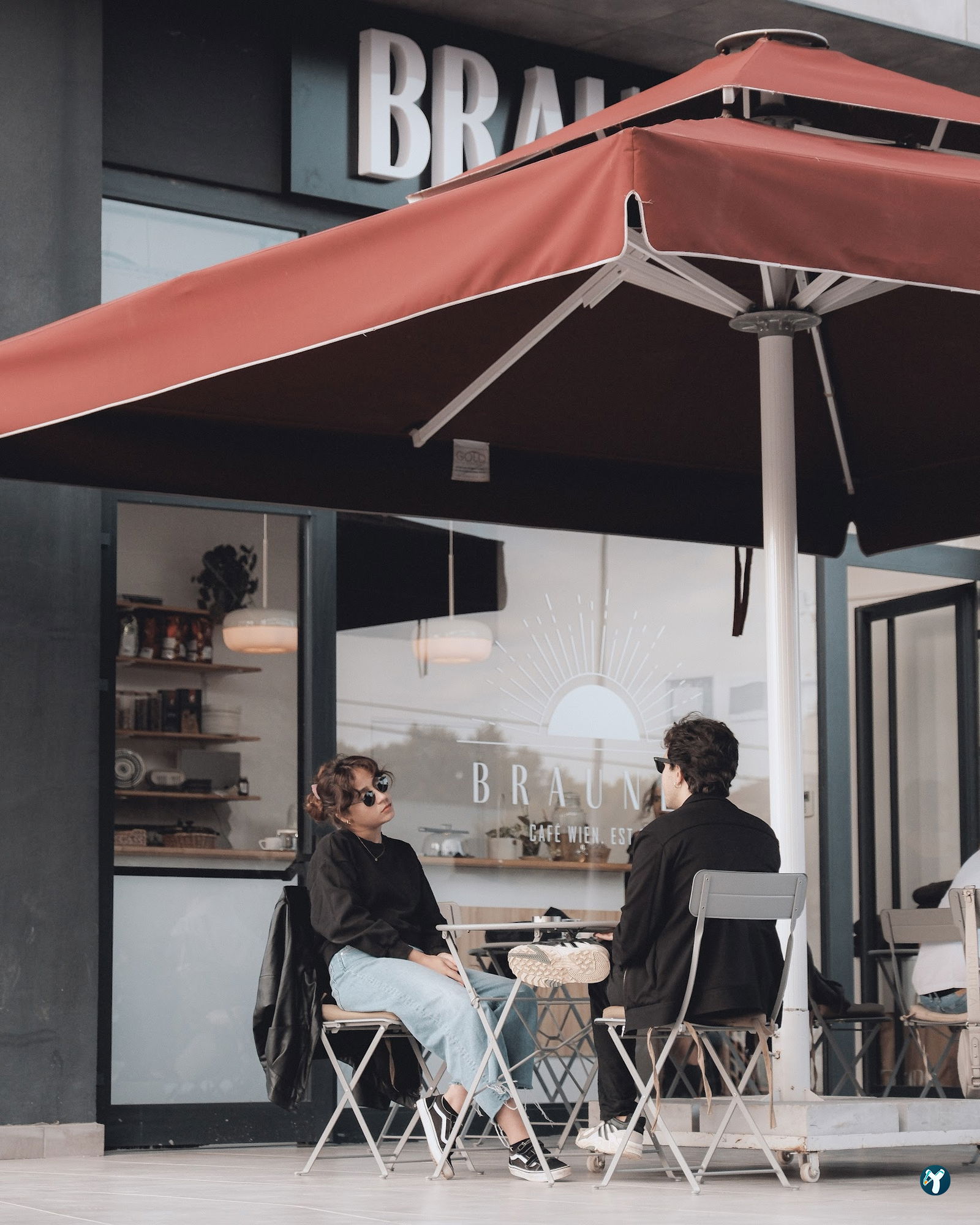 Brauner Cafe
