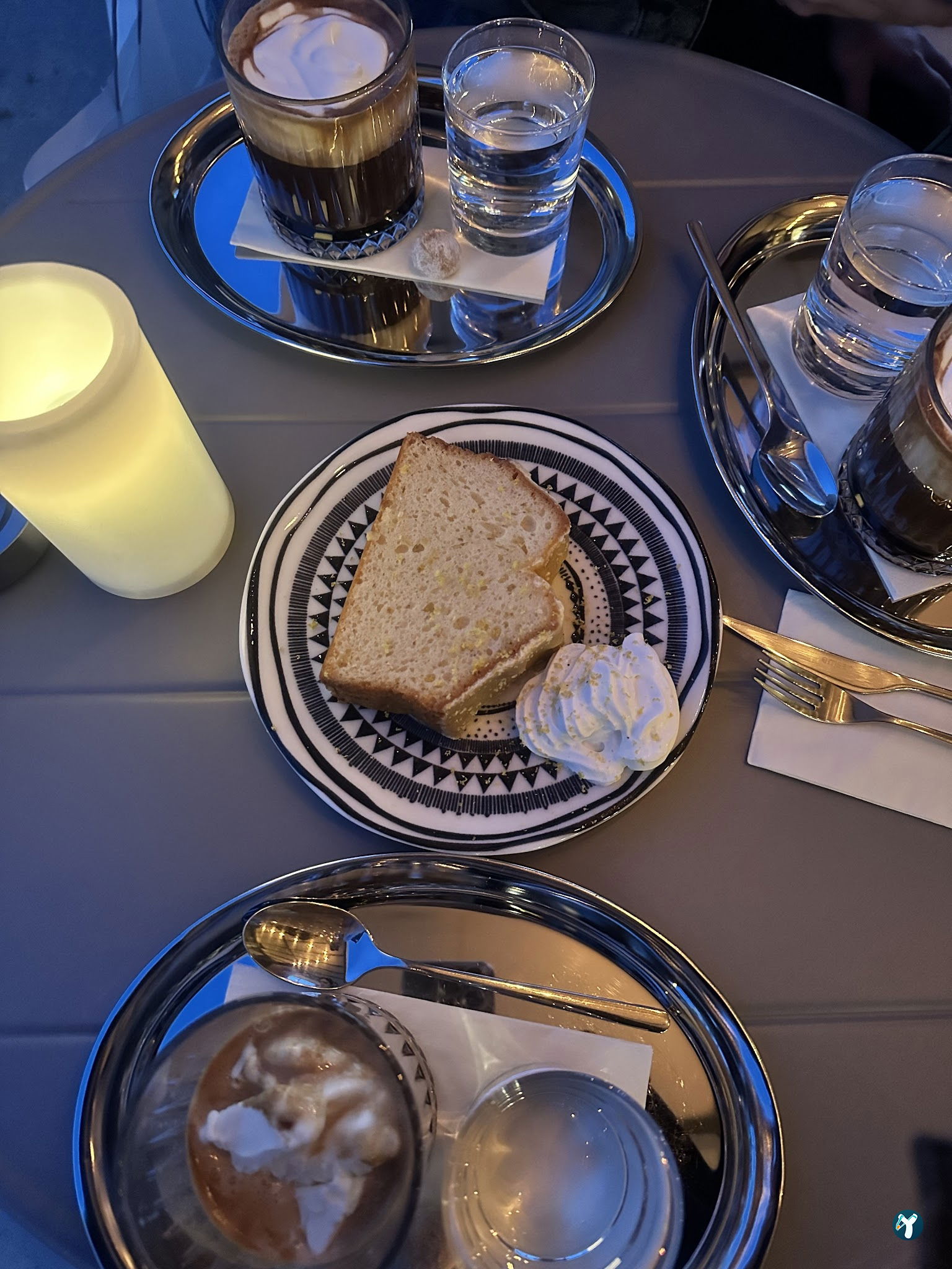 Brauner Cafe