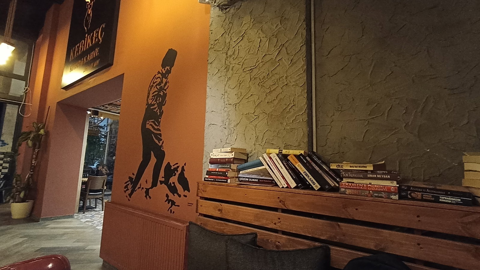 Kebikeç Kitap Kahve