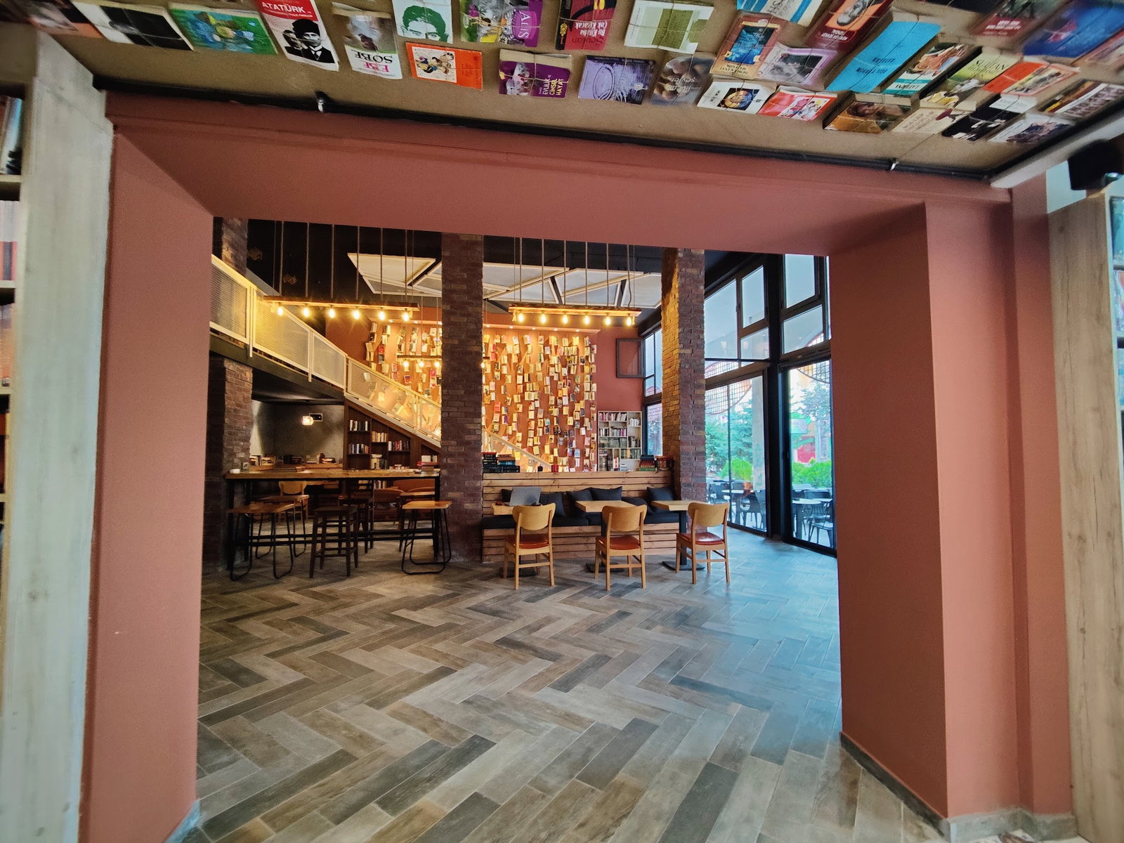 Kebikeç Kitap Kahve
