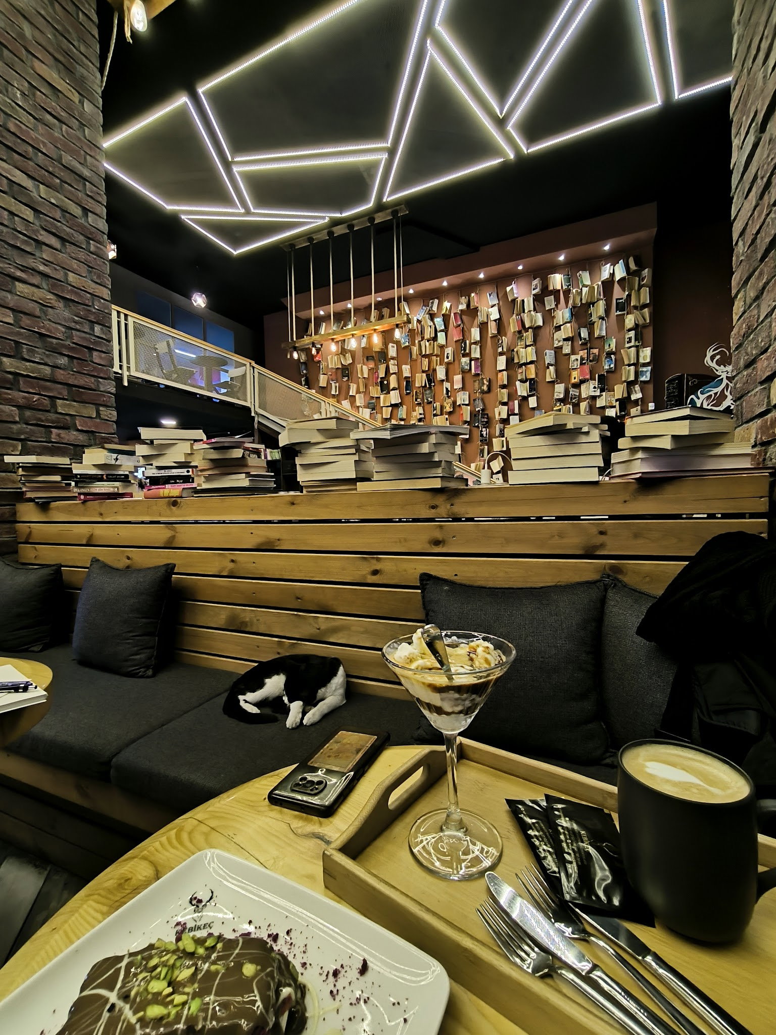 Kebikeç Kitap Kahve