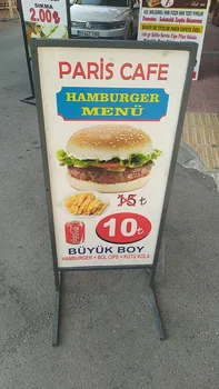 Paris Cafe resimleri