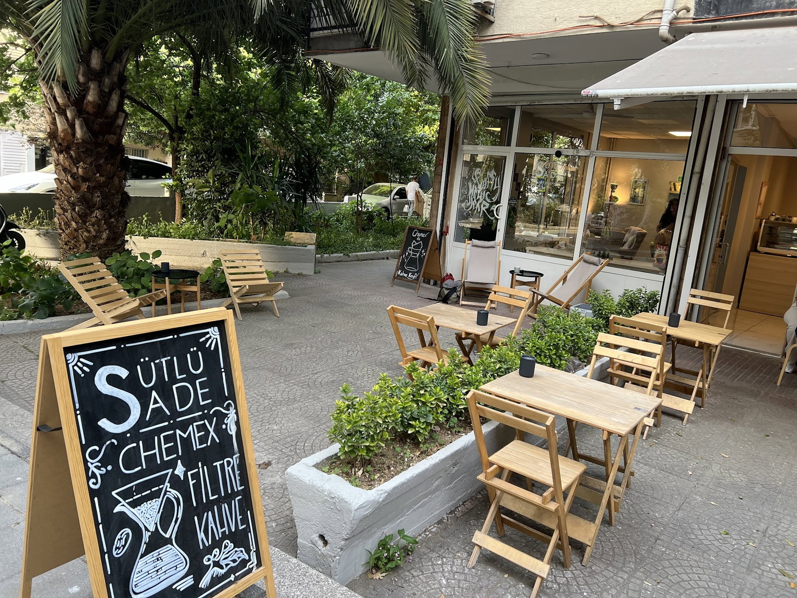 Sütlü Sade Kahve Dükkanı