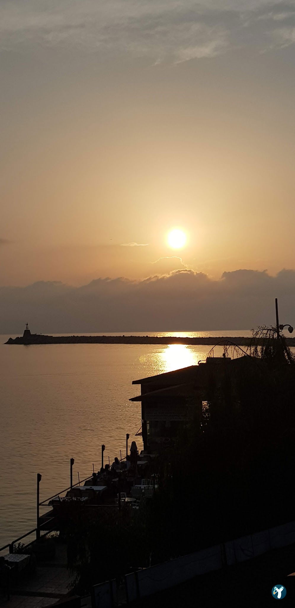 Harbour Cafe & Lounge