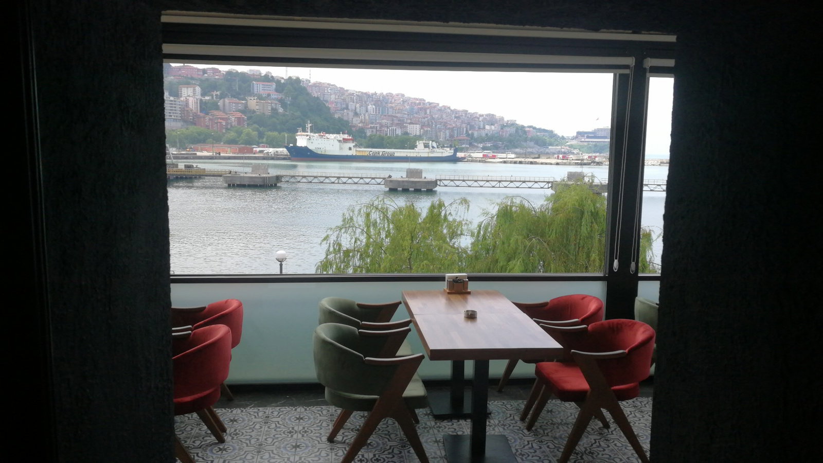 Harbour Cafe & Lounge