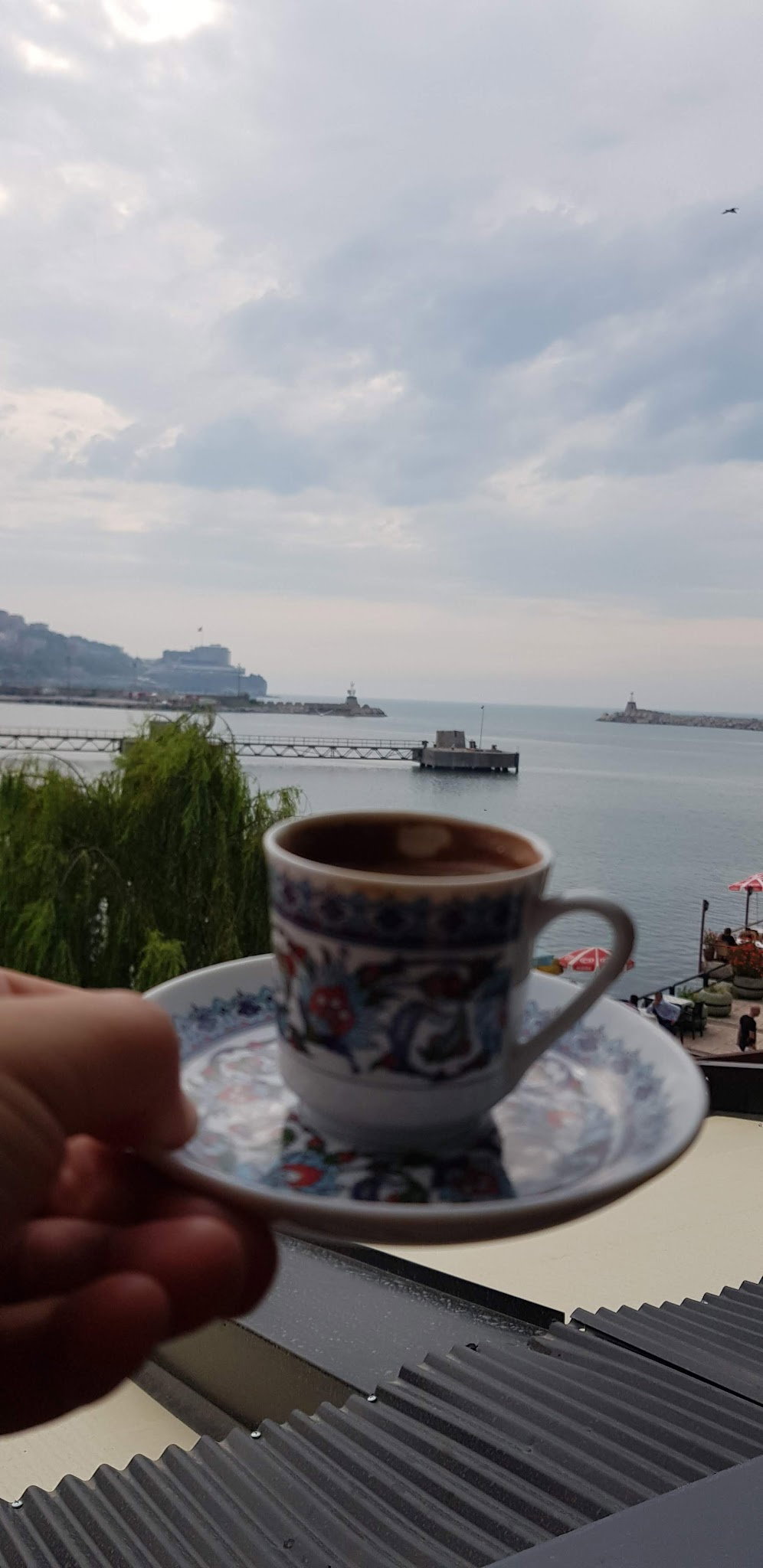Harbour Cafe & Lounge