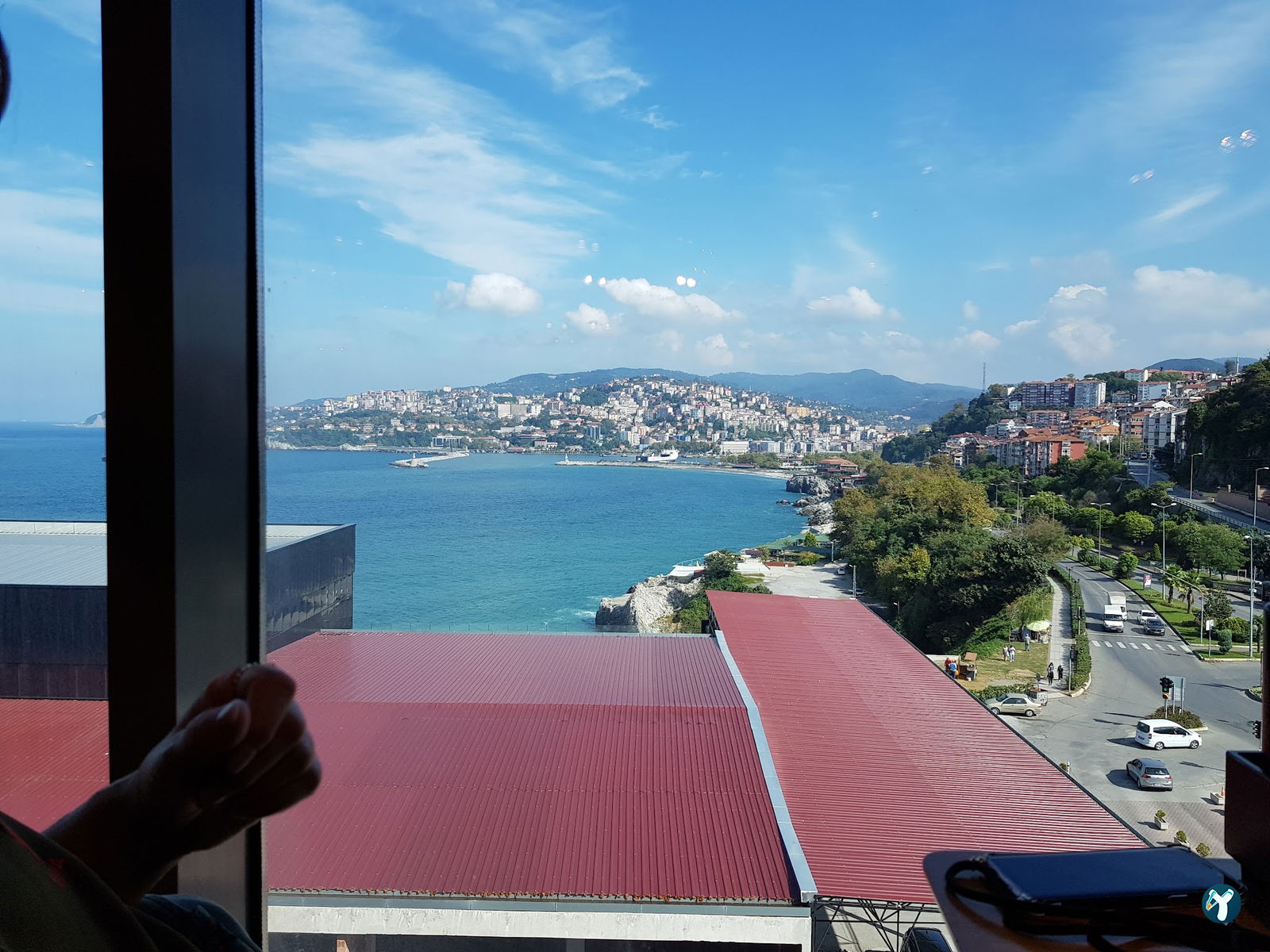 Harbour Cafe & Lounge