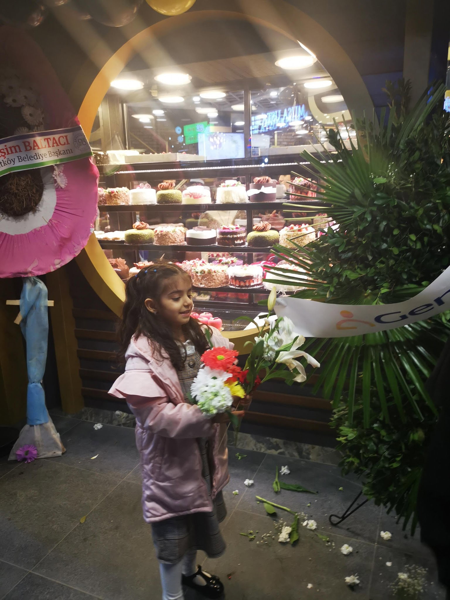 Antepli Şerifoğlu Baklavaları Arnavutköy Şubesi