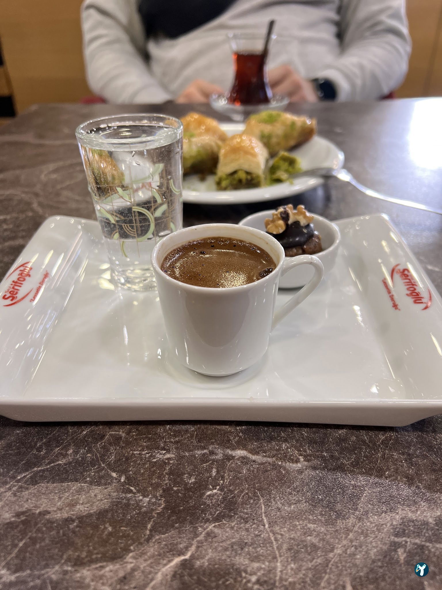 Antepli Şerifoğlu Baklavaları Arnavutköy Şubesi
