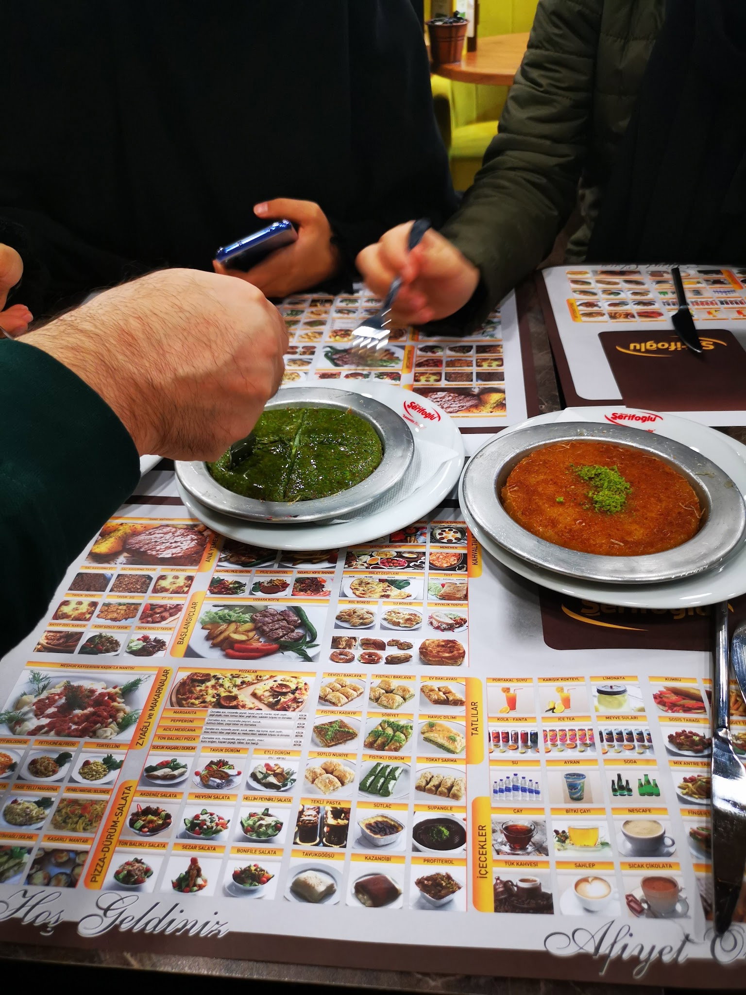 Antepli Şerifoğlu Baklavaları Arnavutköy Şubesi