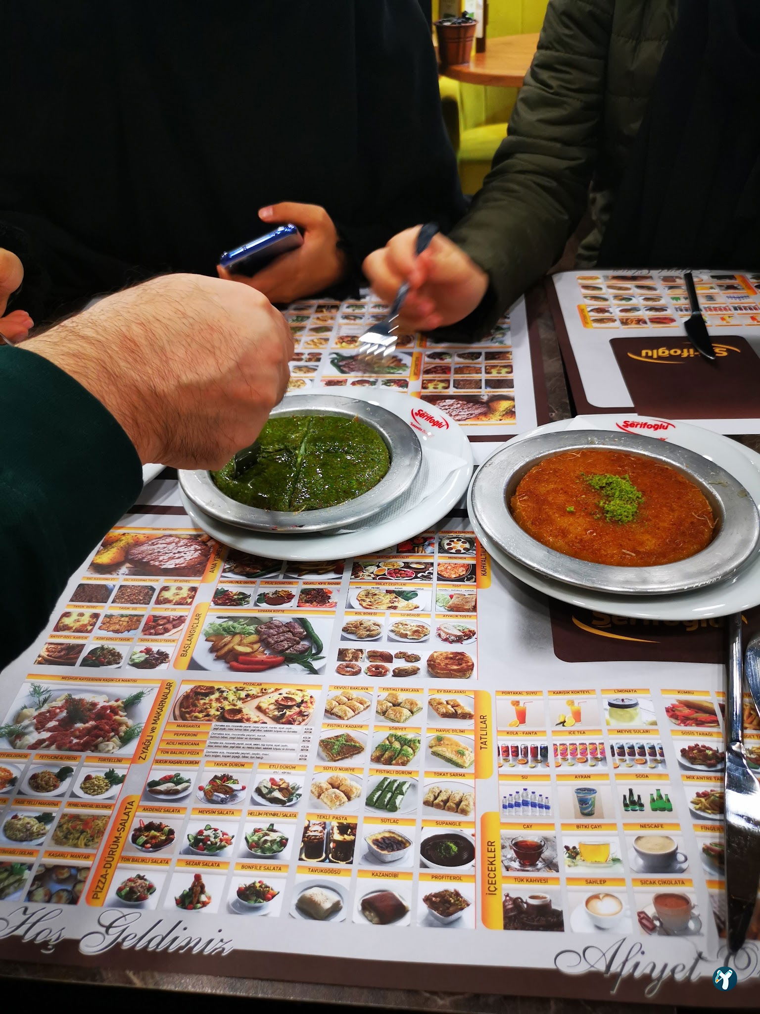 Antepli Şerifoğlu Baklavaları Arnavutköy Şubesi