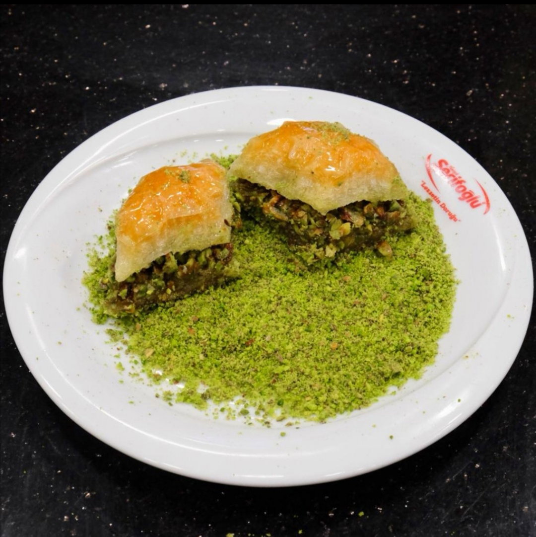 Antepli Şerifoğlu Baklavaları Arnavutköy Şubesi