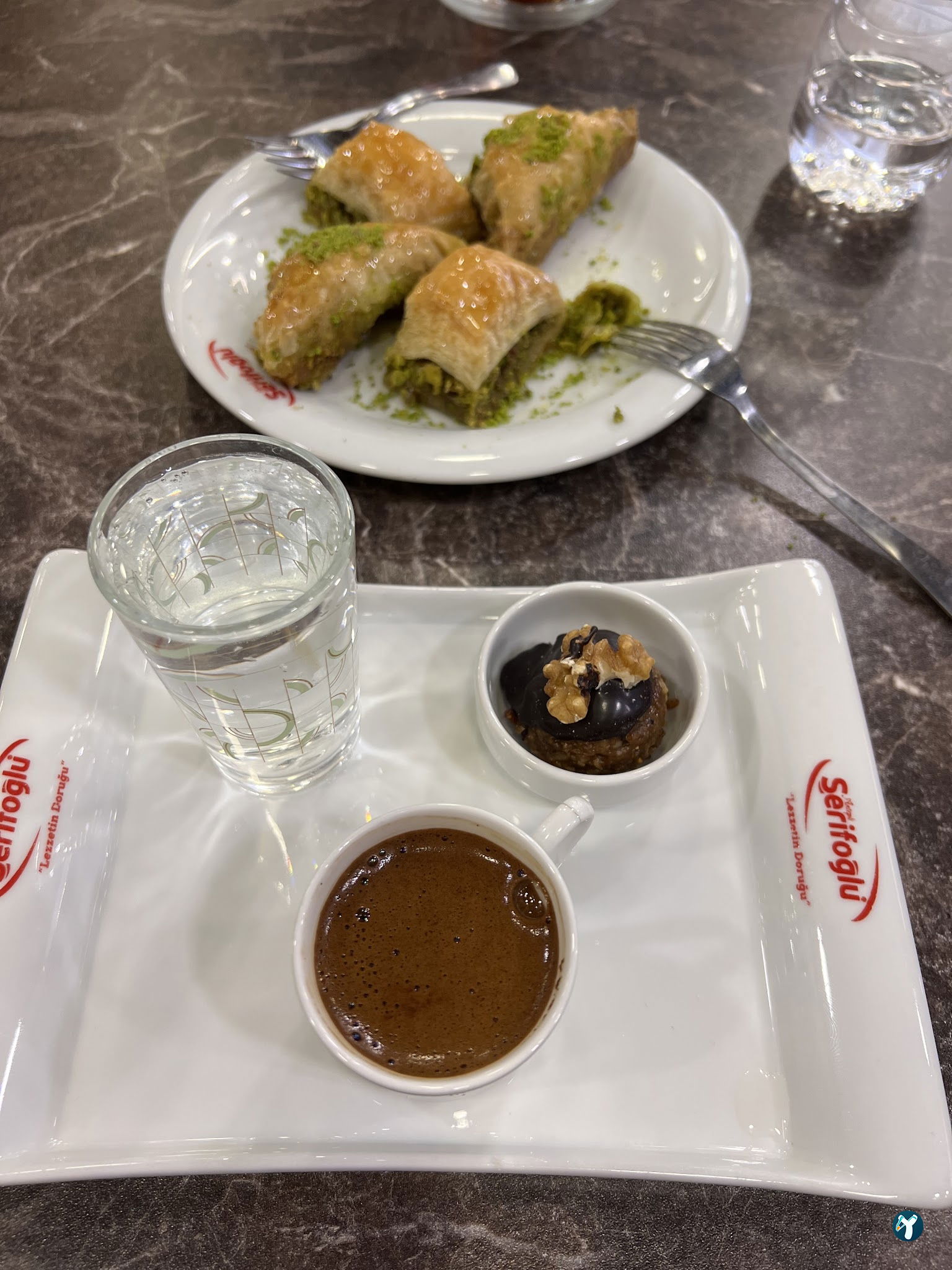 Antepli Şerifoğlu Baklavaları Arnavutköy Şubesi