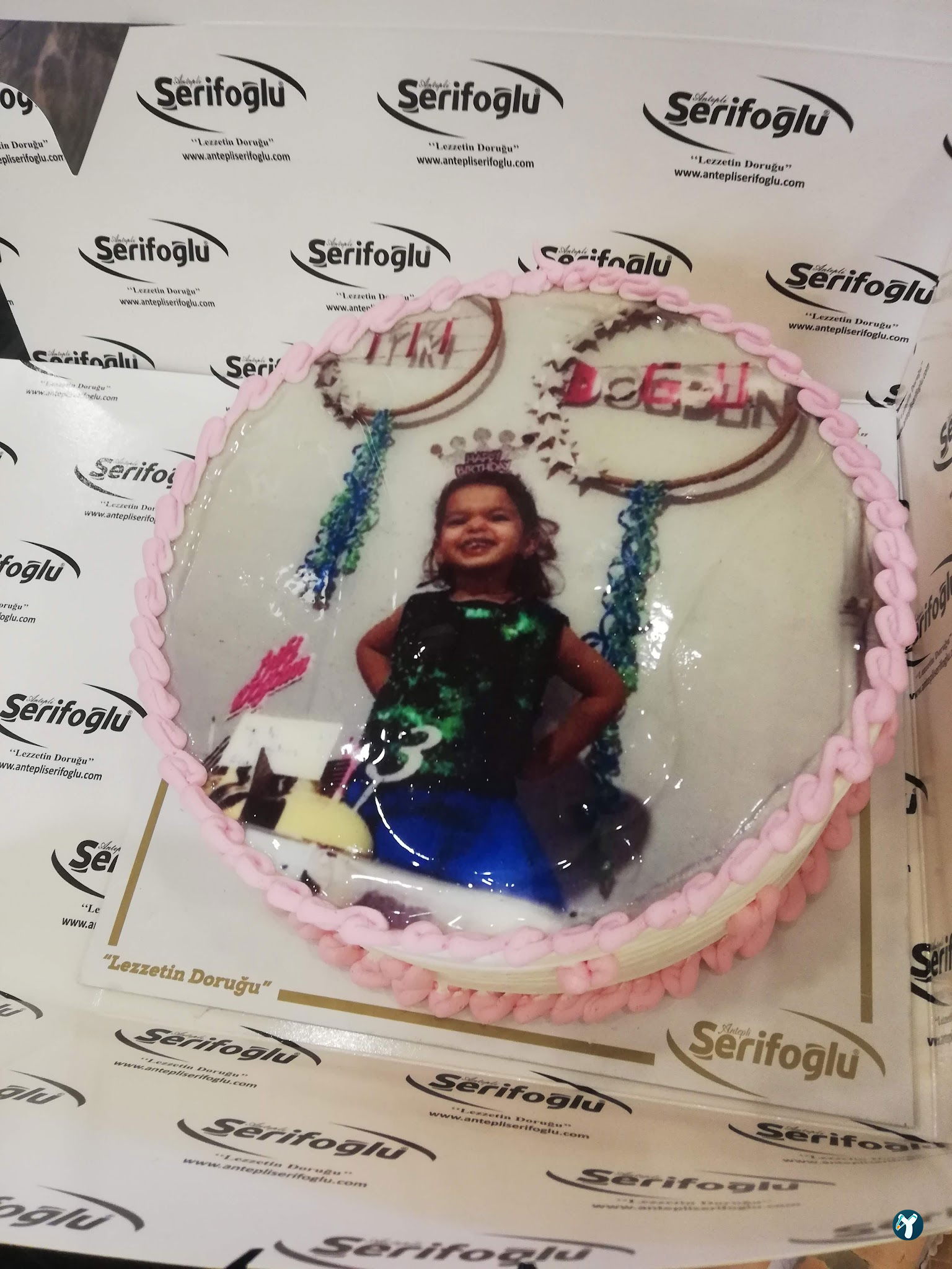 Antepli Şerifoğlu Baklavaları Arnavutköy Şubesi