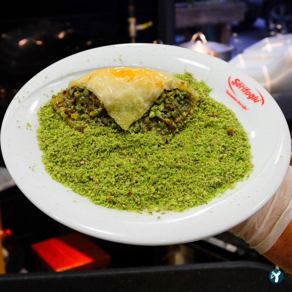 Antepli Şerifoğlu Baklavaları Arnavutköy Şubesi