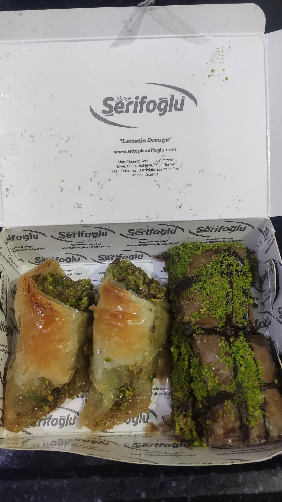 Antepli Şerifoğlu Baklavaları Arnavutköy Şubesi