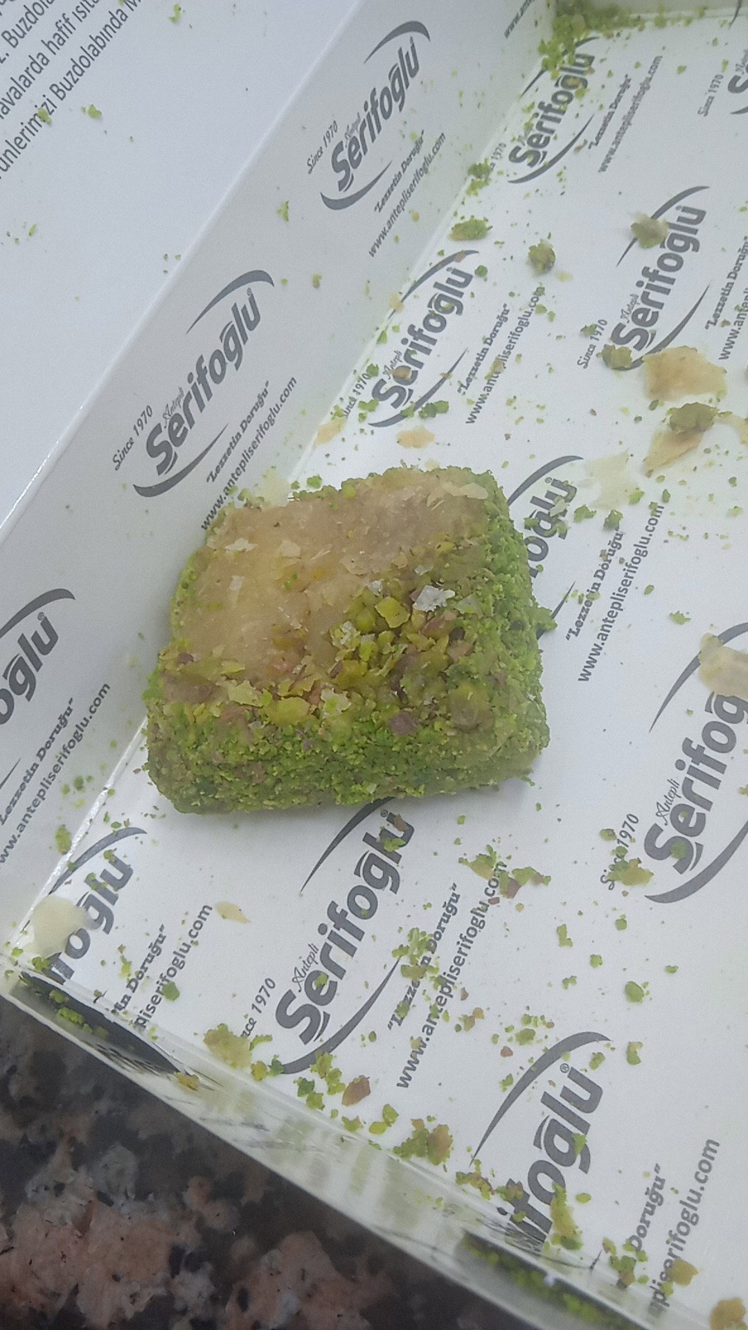Antepli Şerifoğlu Baklavaları Arnavutköy Şubesi