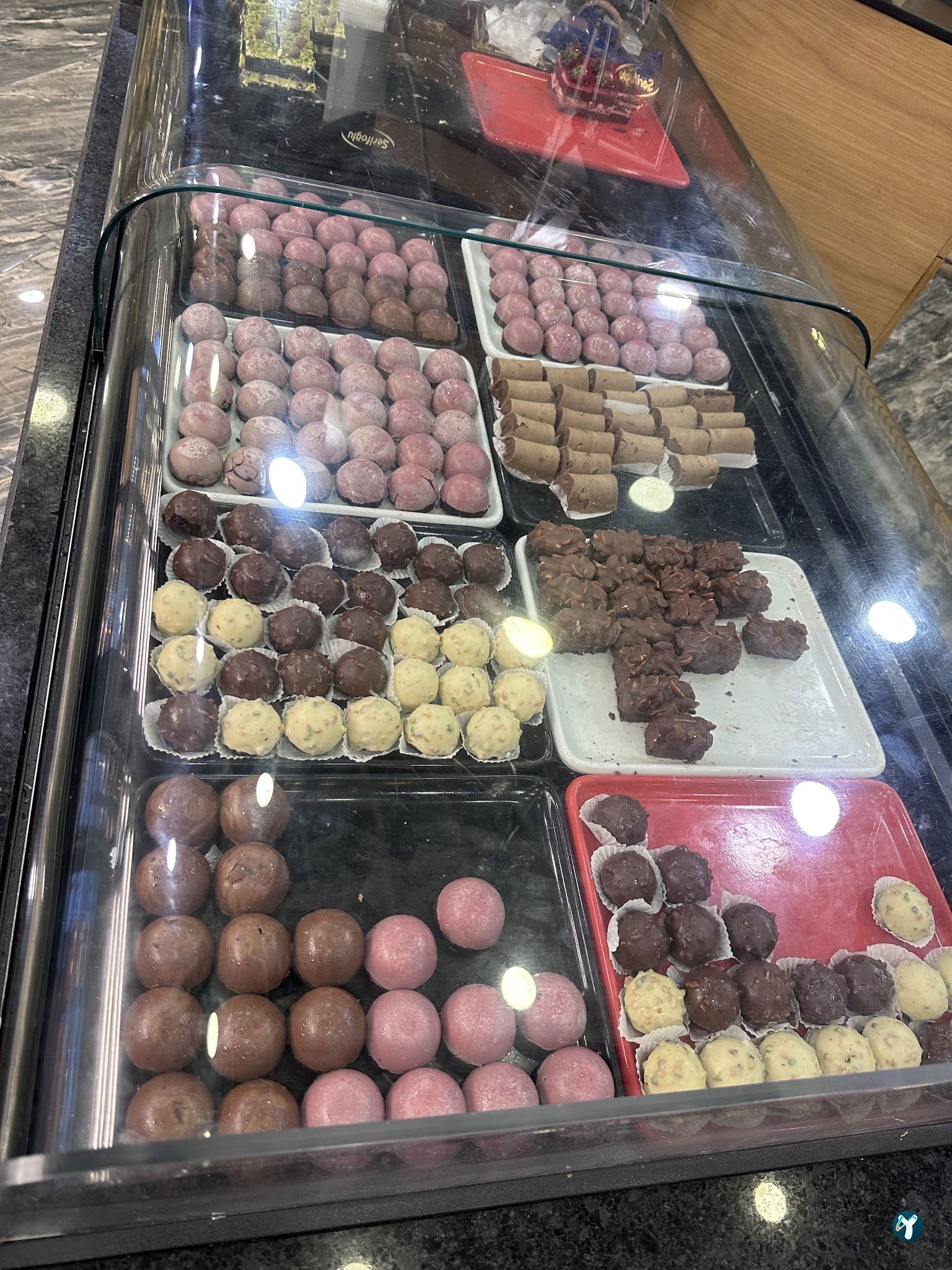 Antepli Şerifoğlu Baklavaları Arnavutköy Şubesi