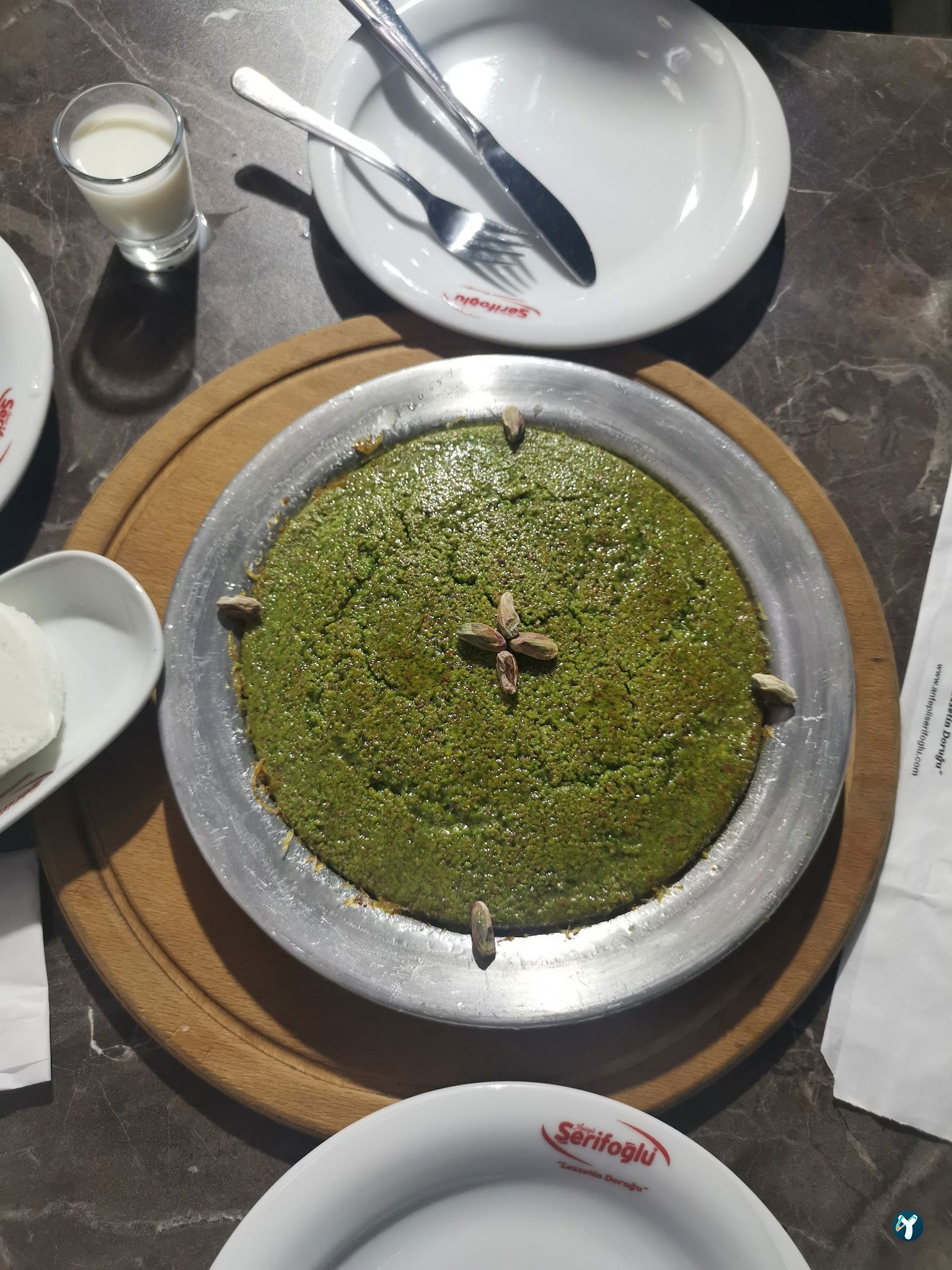 Antepli Şerifoğlu Baklavaları Arnavutköy Şubesi