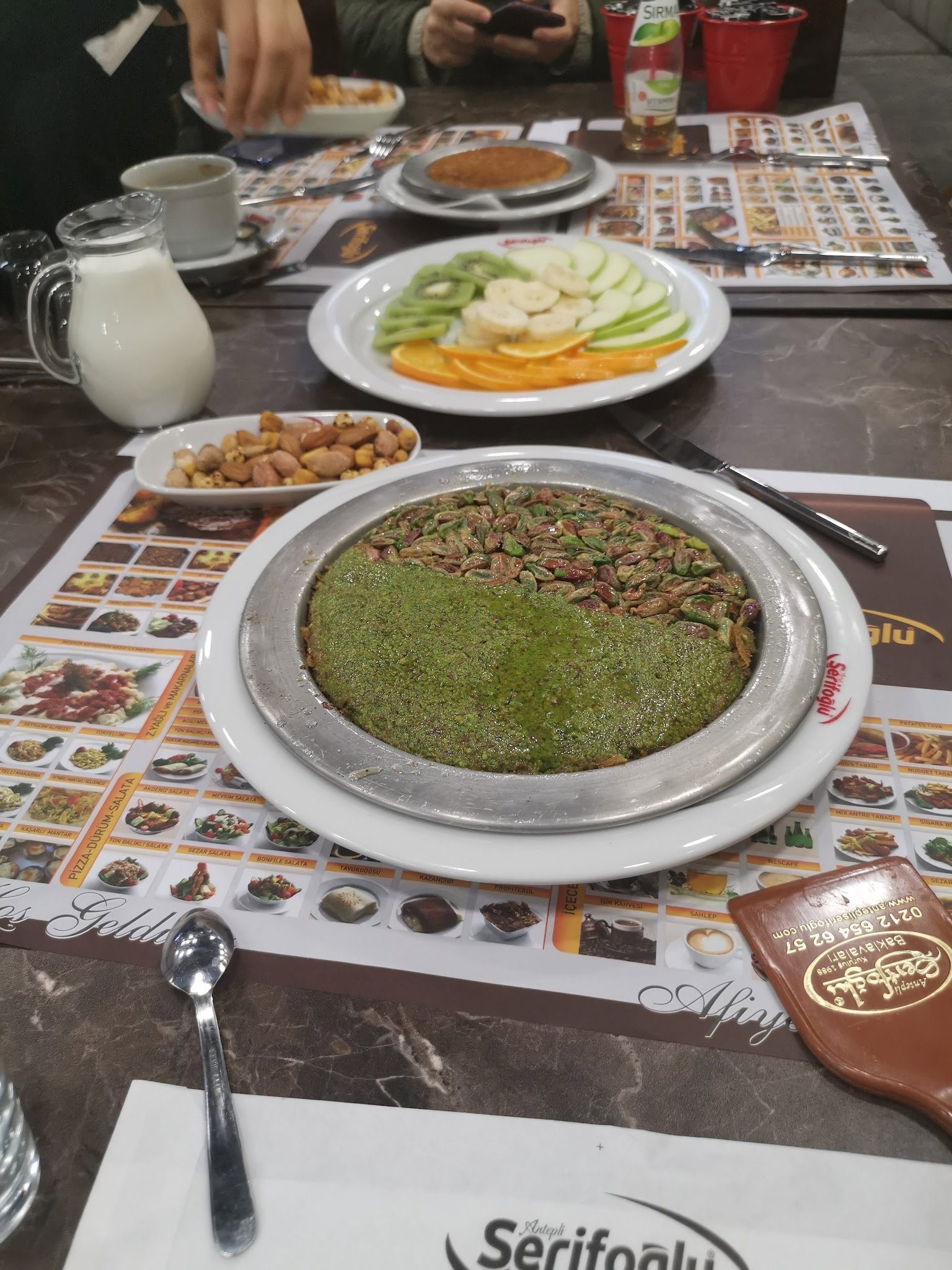 Antepli Şerifoğlu Baklavaları Arnavutköy Şubesi