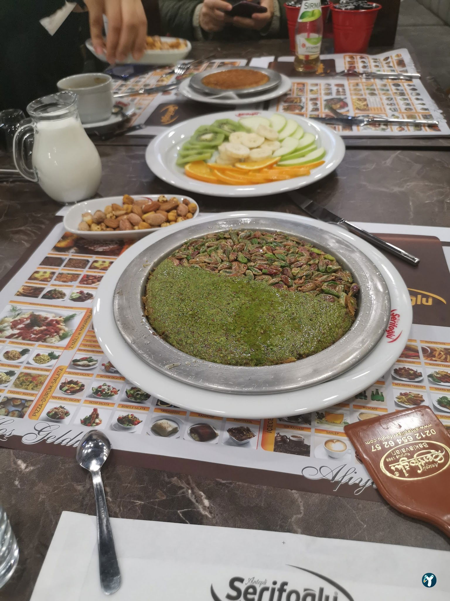 Antepli Şerifoğlu Baklavaları Arnavutköy Şubesi