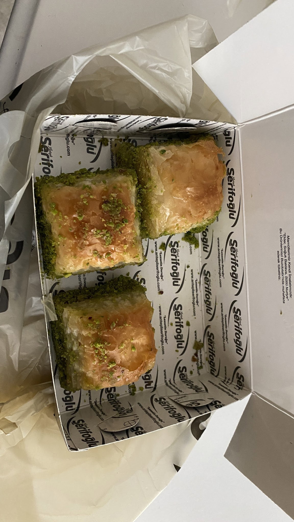 Antepli Şerifoğlu Baklavaları Arnavutköy Şubesi