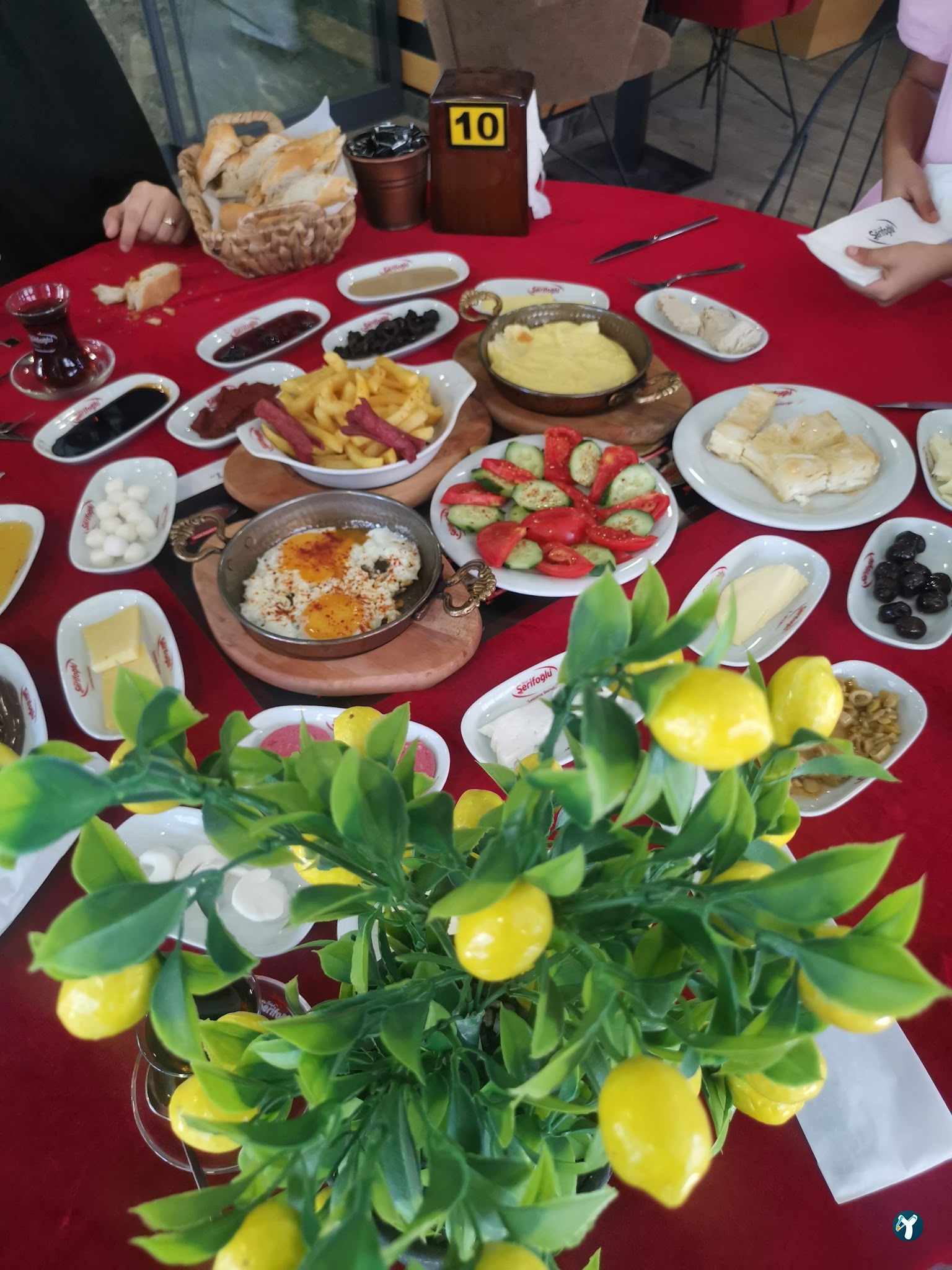 Antepli Şerifoğlu Baklavaları Arnavutköy Şubesi