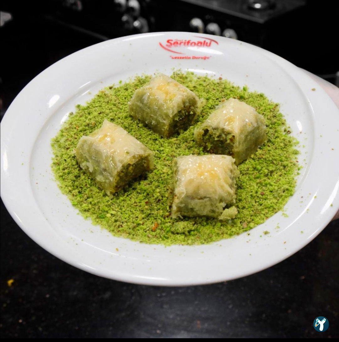 Antepli Şerifoğlu Baklavaları Arnavutköy Şubesi