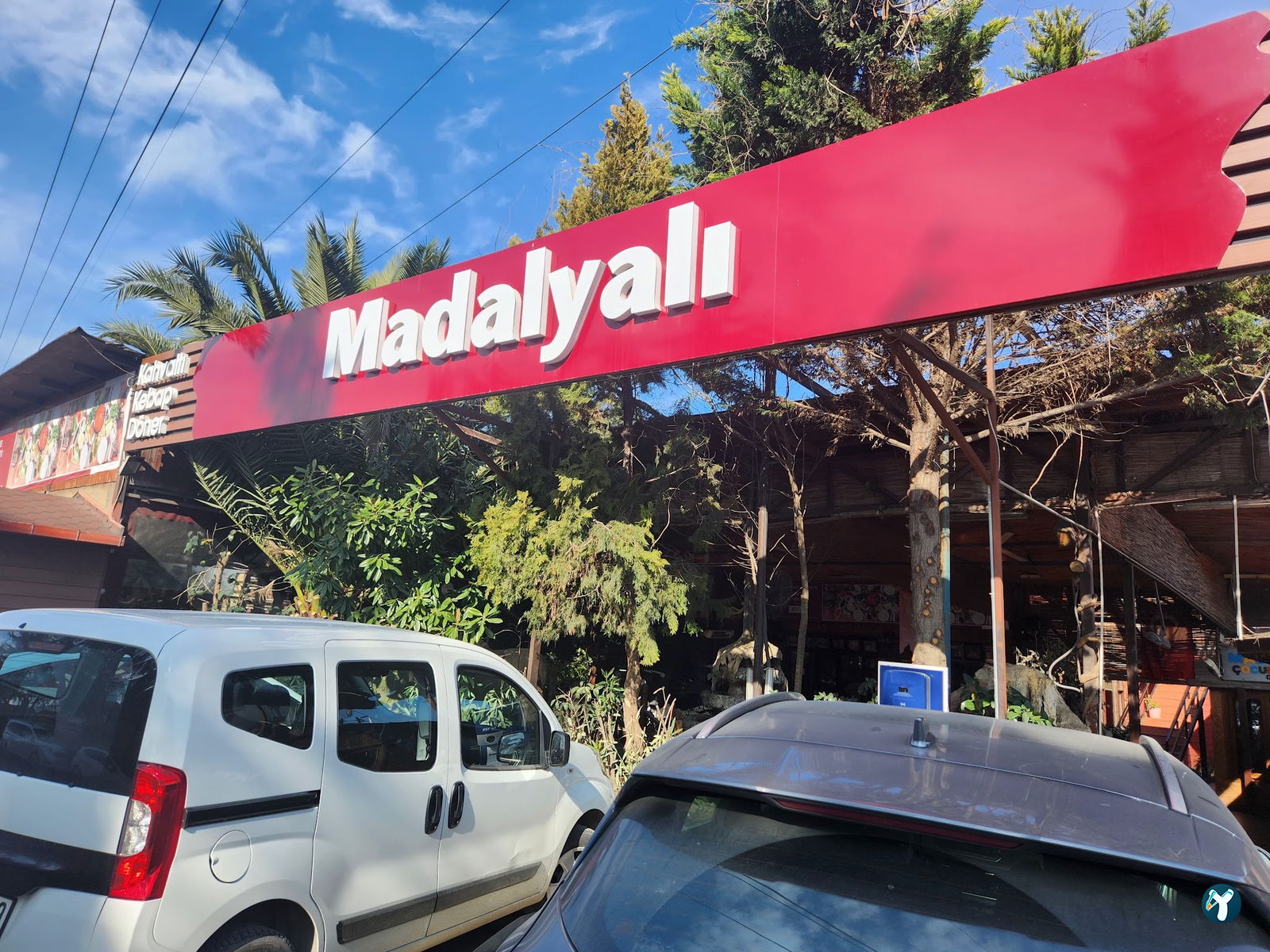 Madalyali Koru Tesisleri