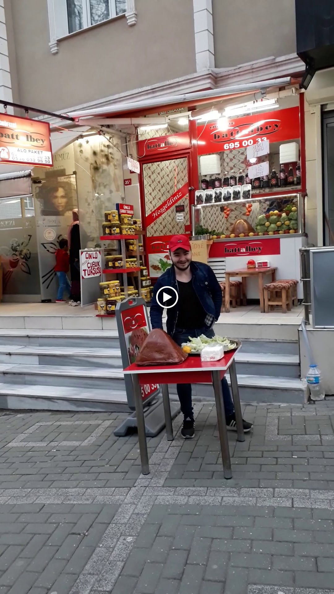 Battalbey Çi̇ğ Köfte Avcilar Gümüşpala