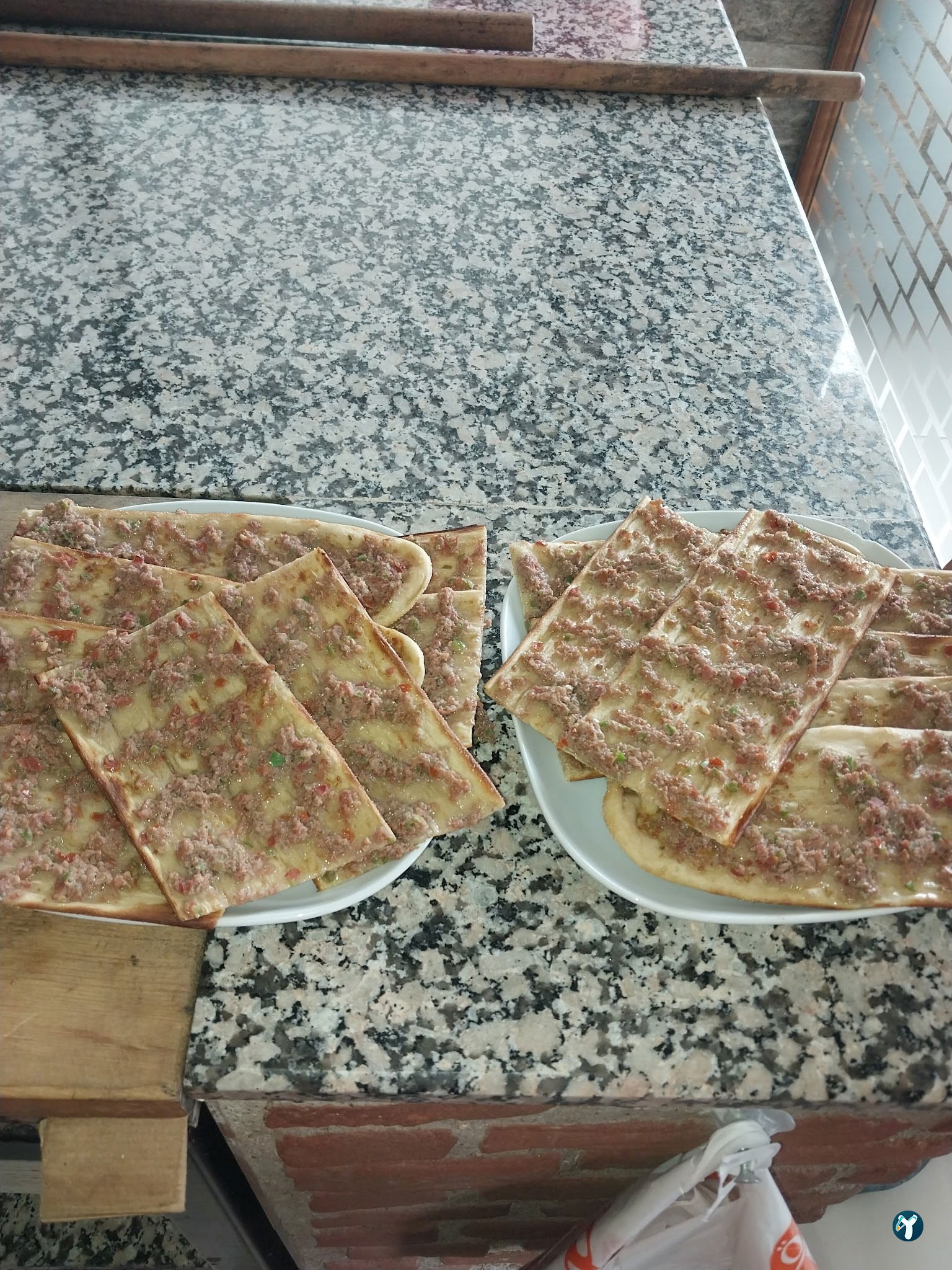 Öz Konyalı Kardeşler Etli Ekmek Fırın Kebabı Eskişehir Emek Mahallesi