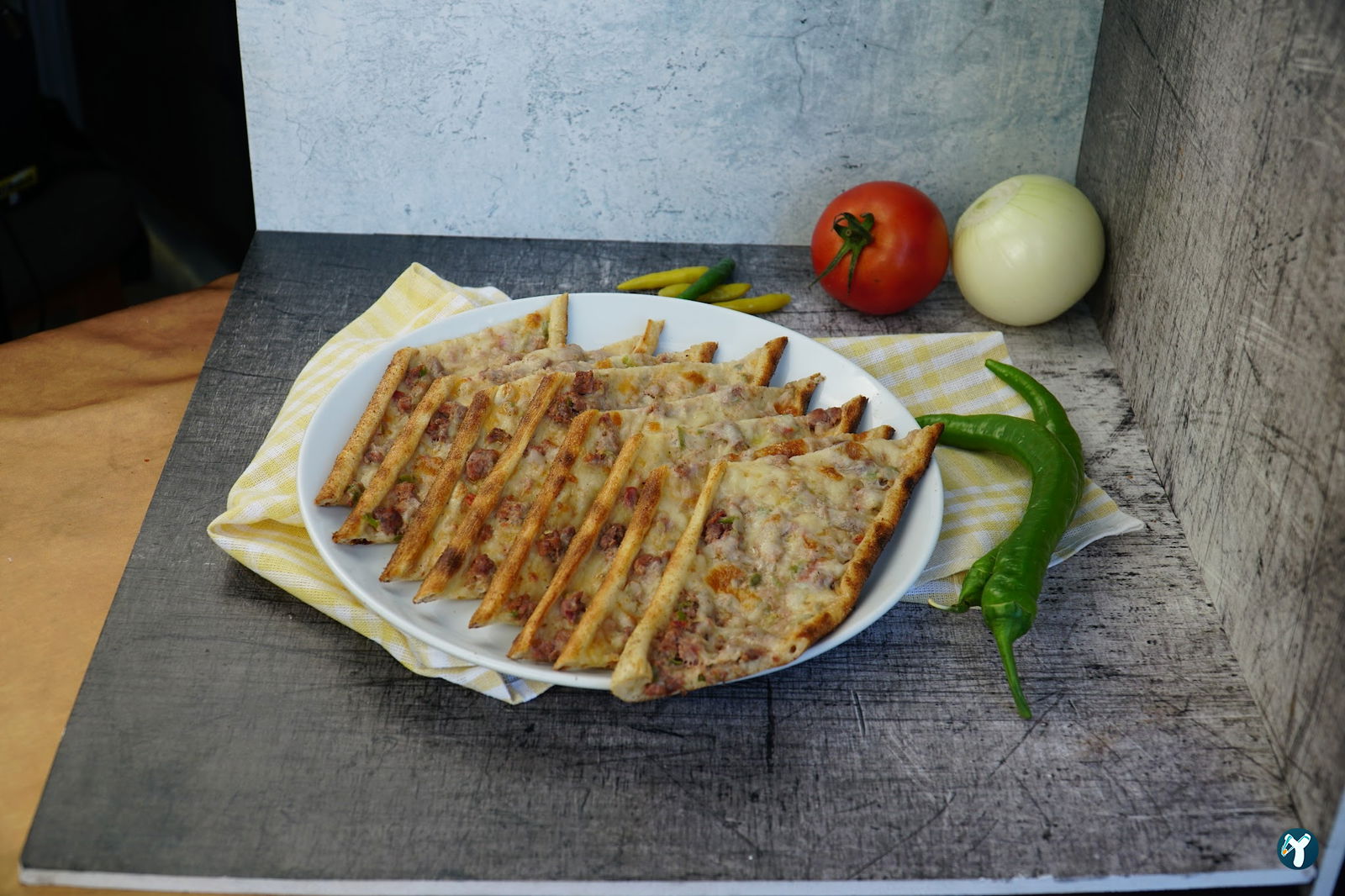 Öz Konyalı Kardeşler Etli Ekmek Fırın Kebabı Eskişehir Emek Mahallesi