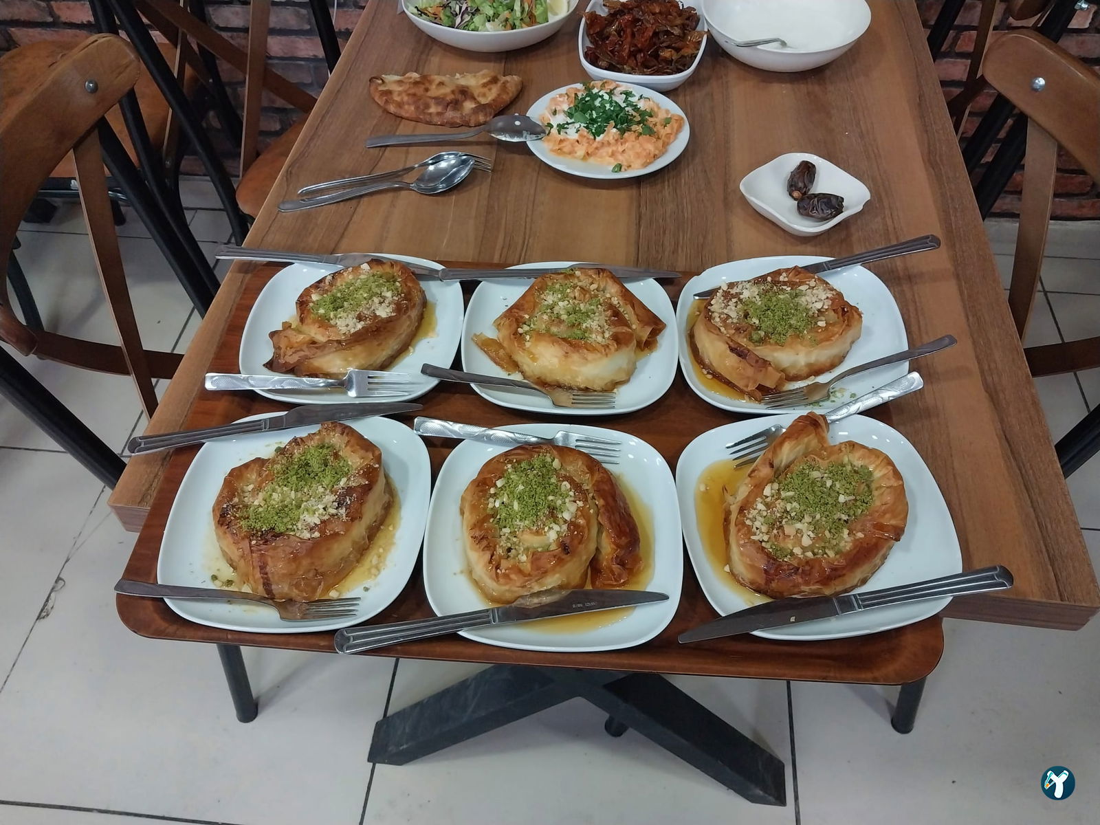 Öz Konyalı Kardeşler Etli Ekmek Fırın Kebabı Eskişehir Emek Mahallesi