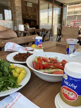 Öz Konyalı Kardeşler Etli Ekmek Fırın Kebabı Eskişehir Emek Mahallesi resimleri