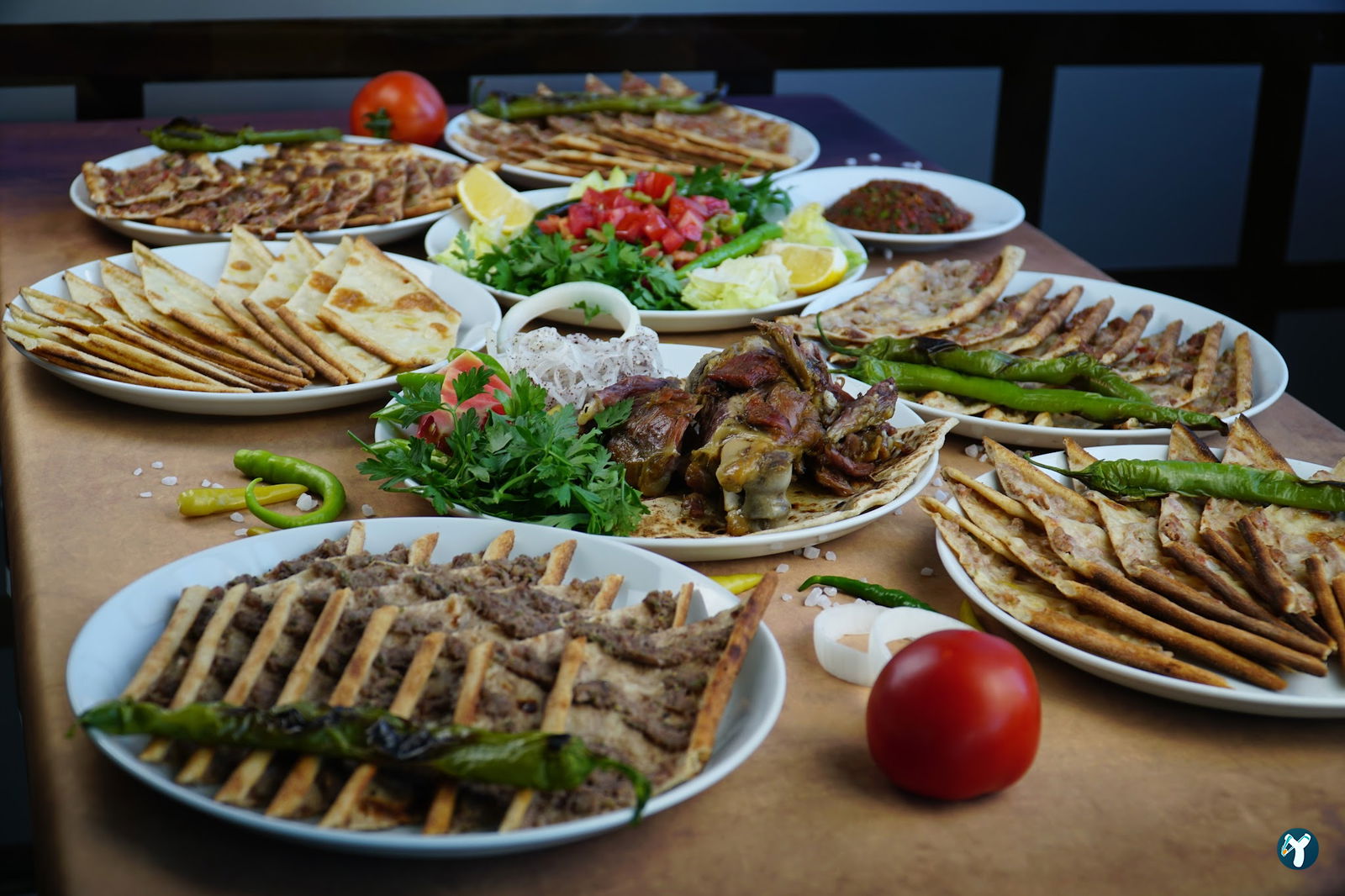 Öz Konyalı Kardeşler Etli Ekmek Fırın Kebabı Eskişehir Emek Mahallesi