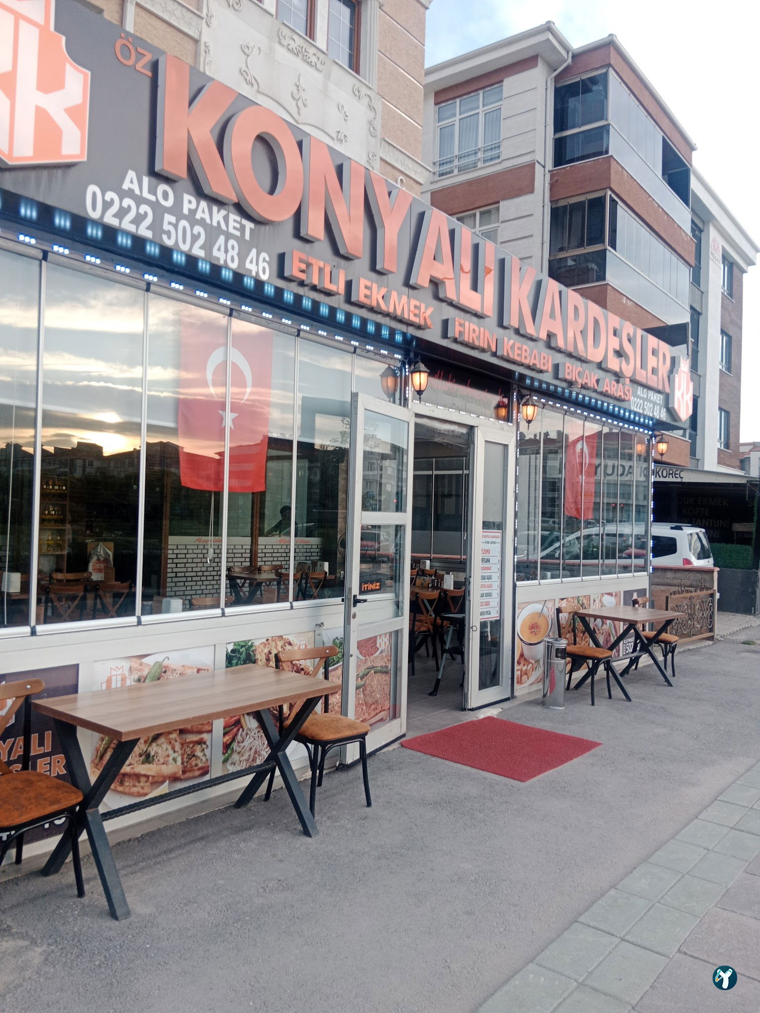 Öz Konyalı Kardeşler Etli Ekmek Fırın Kebabı Eskişehir Emek Mahallesi