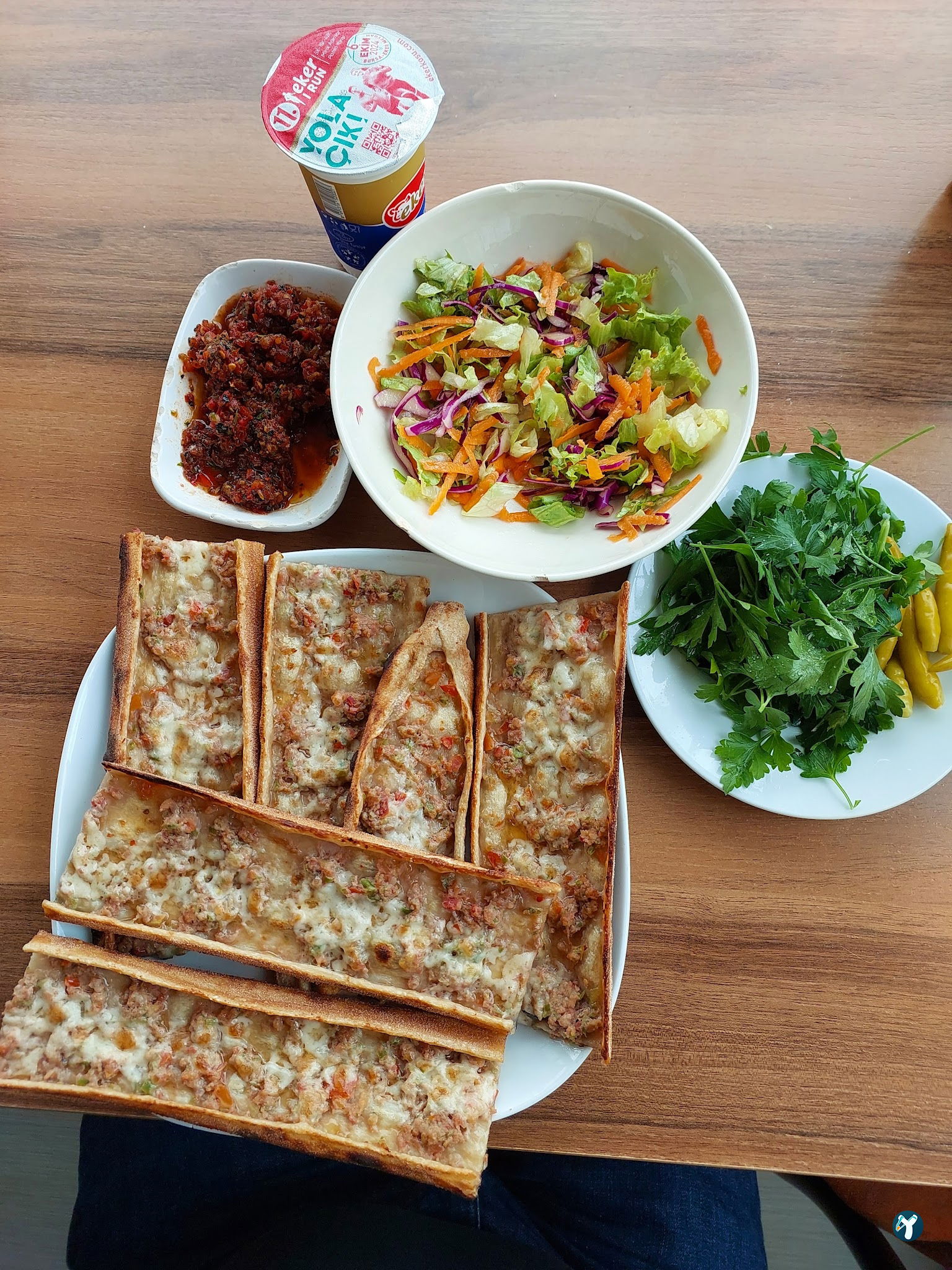 Öz Konyalı Kardeşler Etli Ekmek Fırın Kebabı Eskişehir Emek Mahallesi
