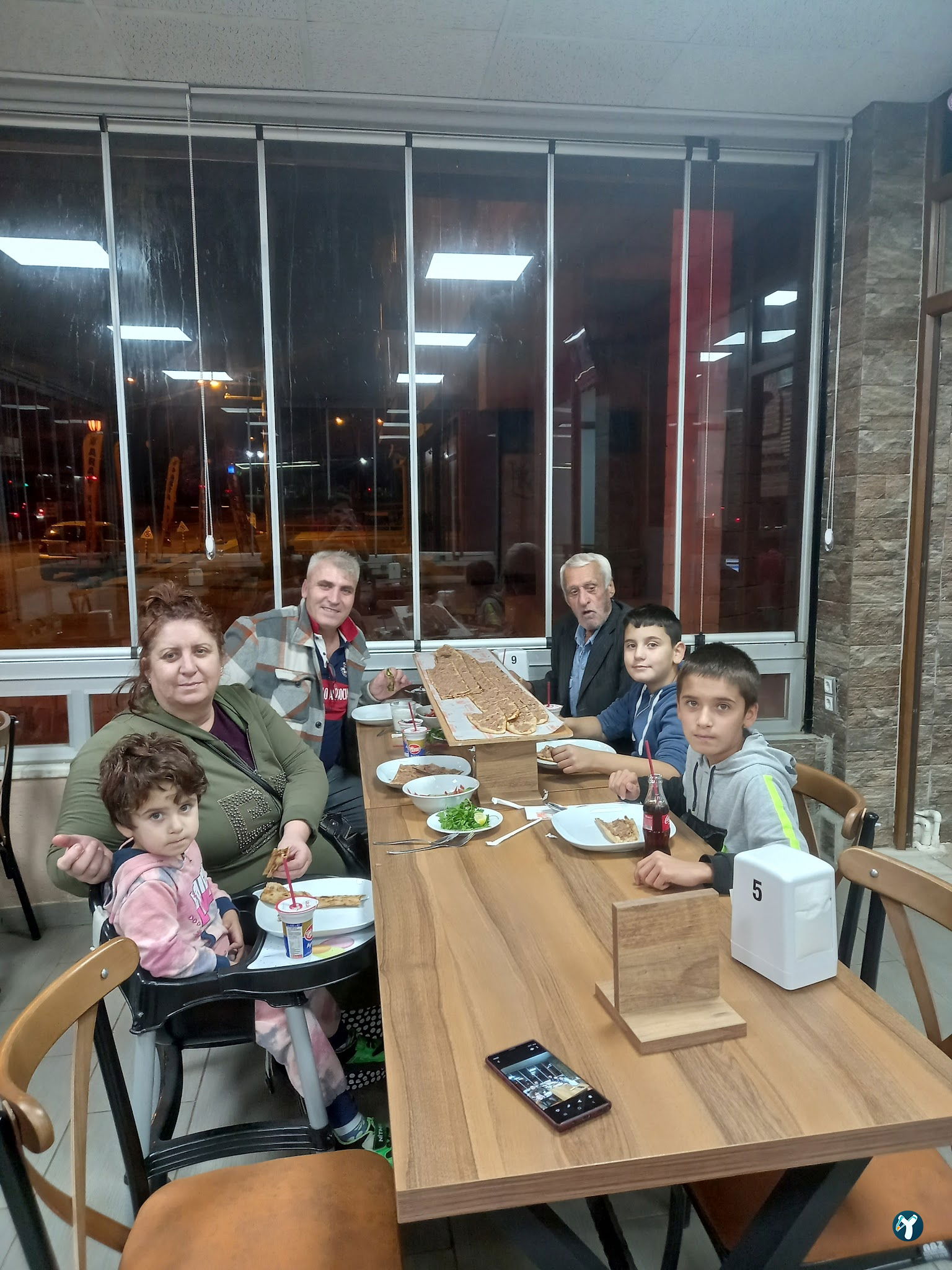 Öz Konyalı Kardeşler Etli Ekmek Fırın Kebabı Eskişehir Emek Mahallesi